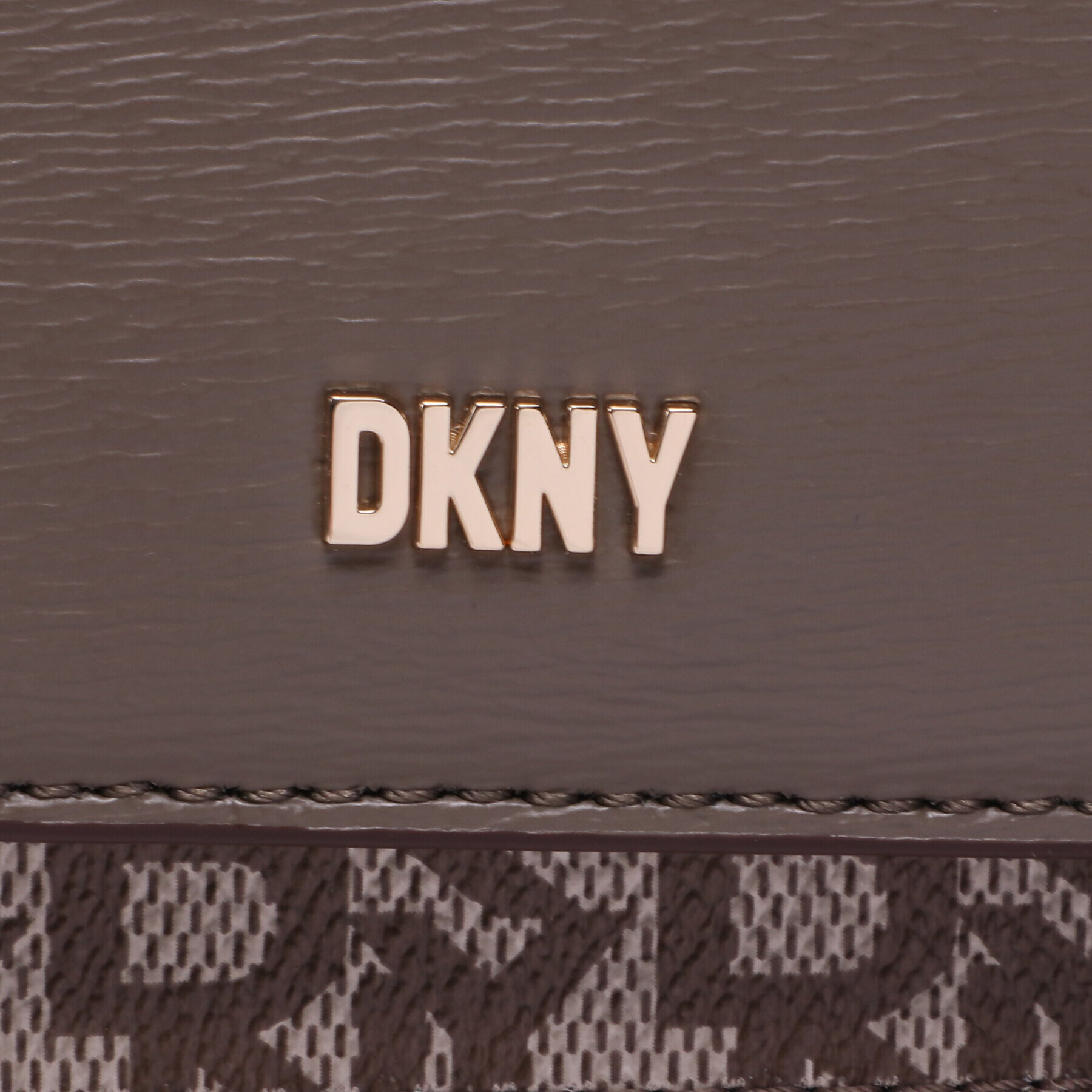 DKNY Дамска чанта Bryant Chain Flap Cb R24EJA90 Кафяв - Pepit.bg