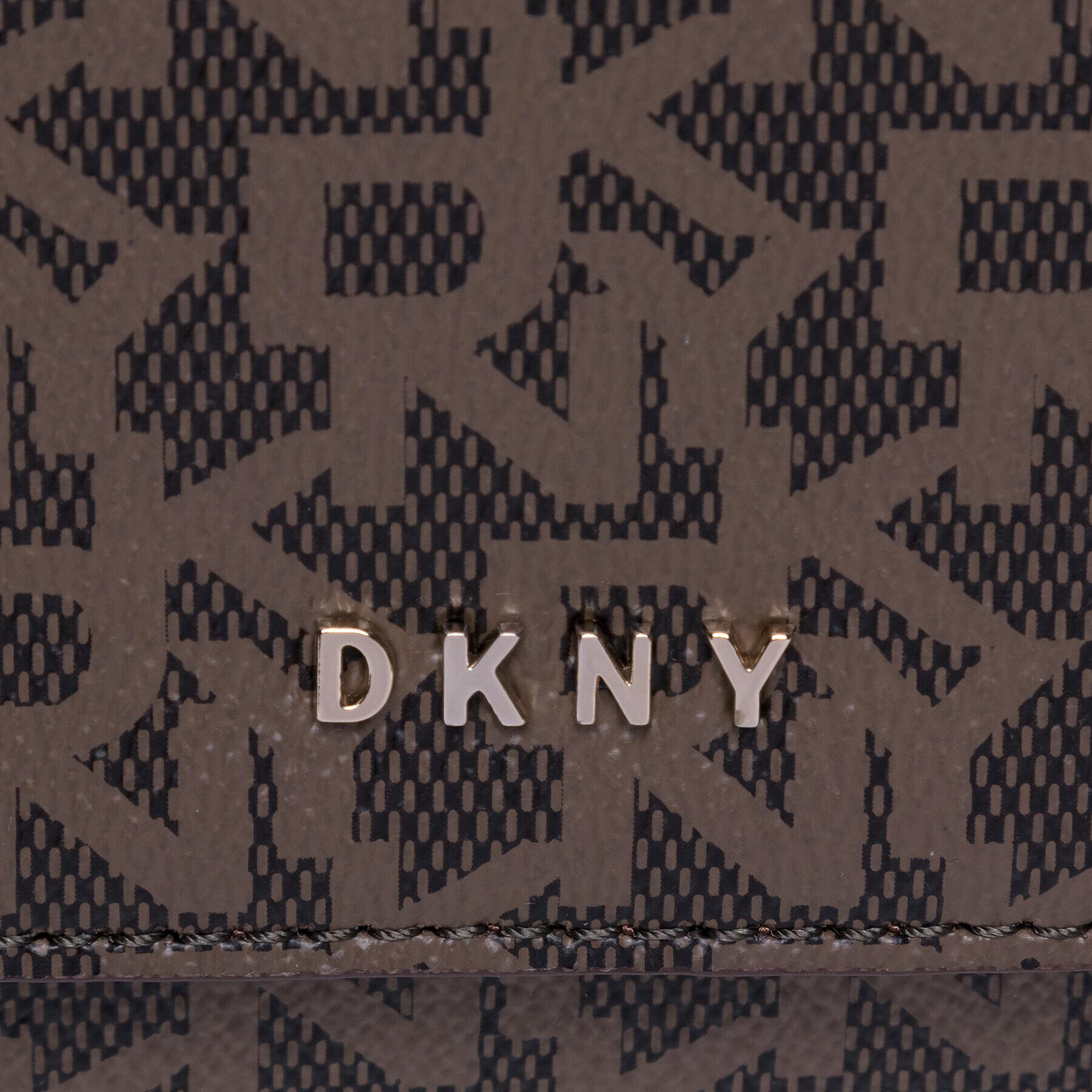 DKNY Дамска чанта Bryant Md Flap Xbody R82EJ467 Кафяв - Pepit.bg