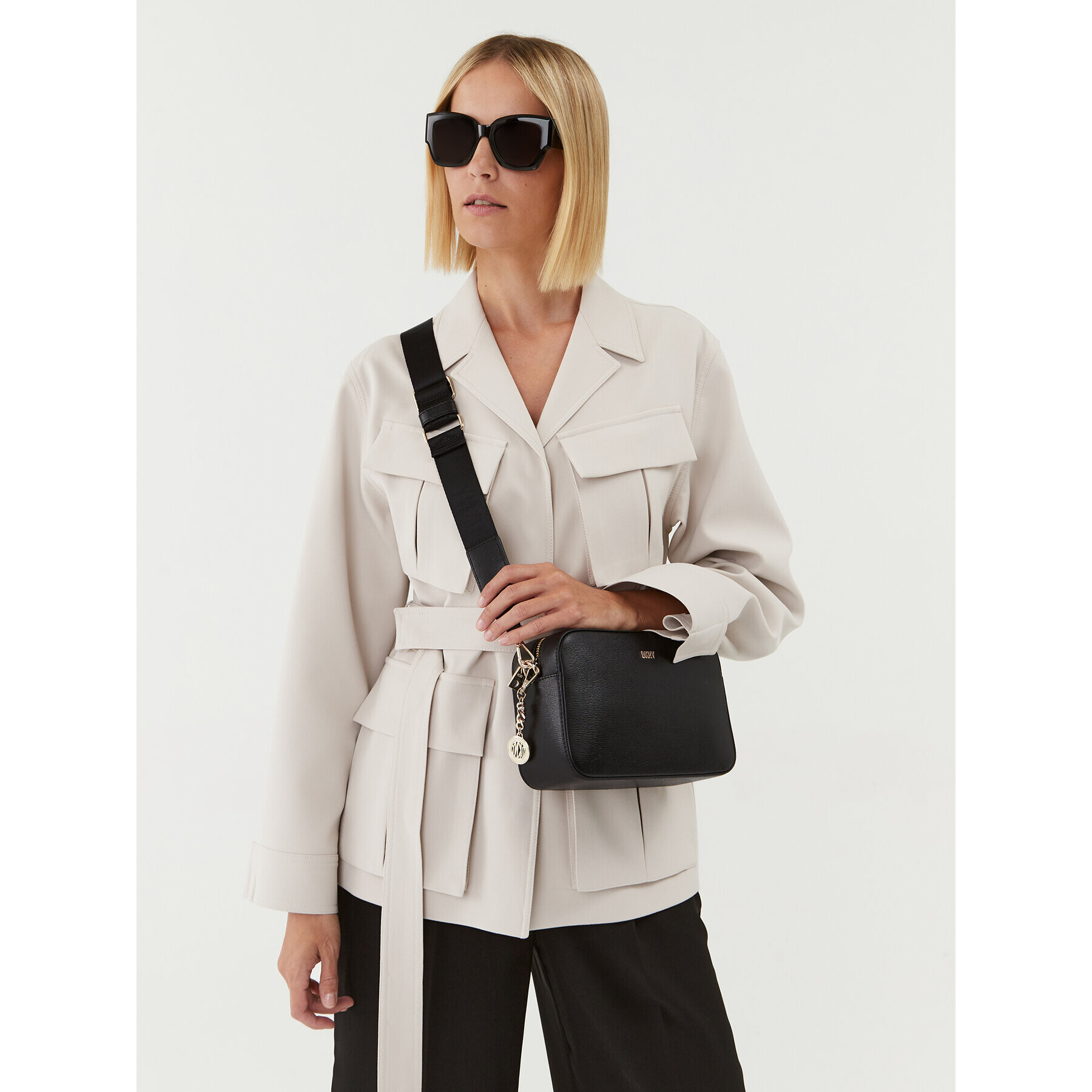 DKNY Дамска чанта Bryant Park Camera B R33E3F39 Черен - Pepit.bg