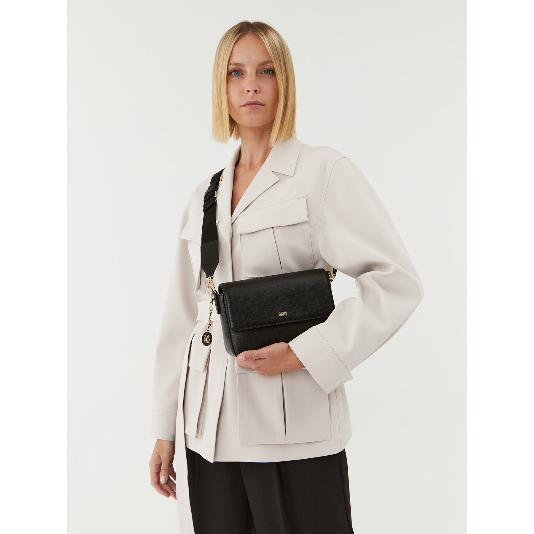 DKNY Дамска чанта Bryant Park Md Flap R33E3467 Черен - Pepit.bg