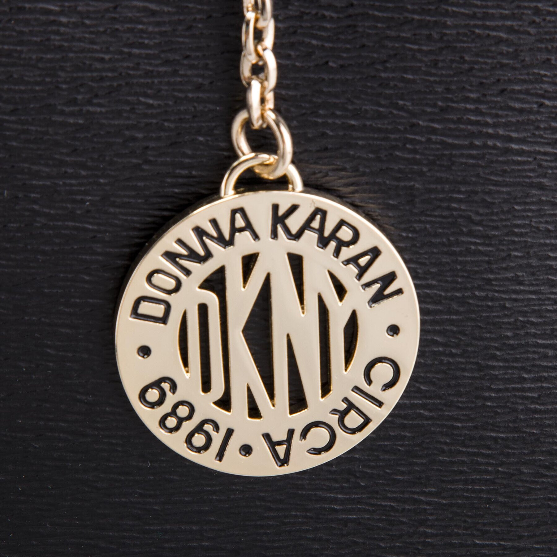 DKNY Дамска чанта R74A3014 Черен - Pepit.bg