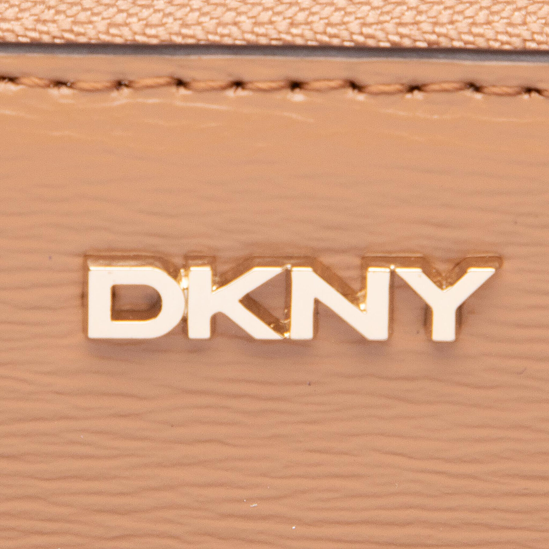 DKNY Голям дамски портфейл Bryant-Sm Zip Around R8313656 Кафяв - Pepit.bg