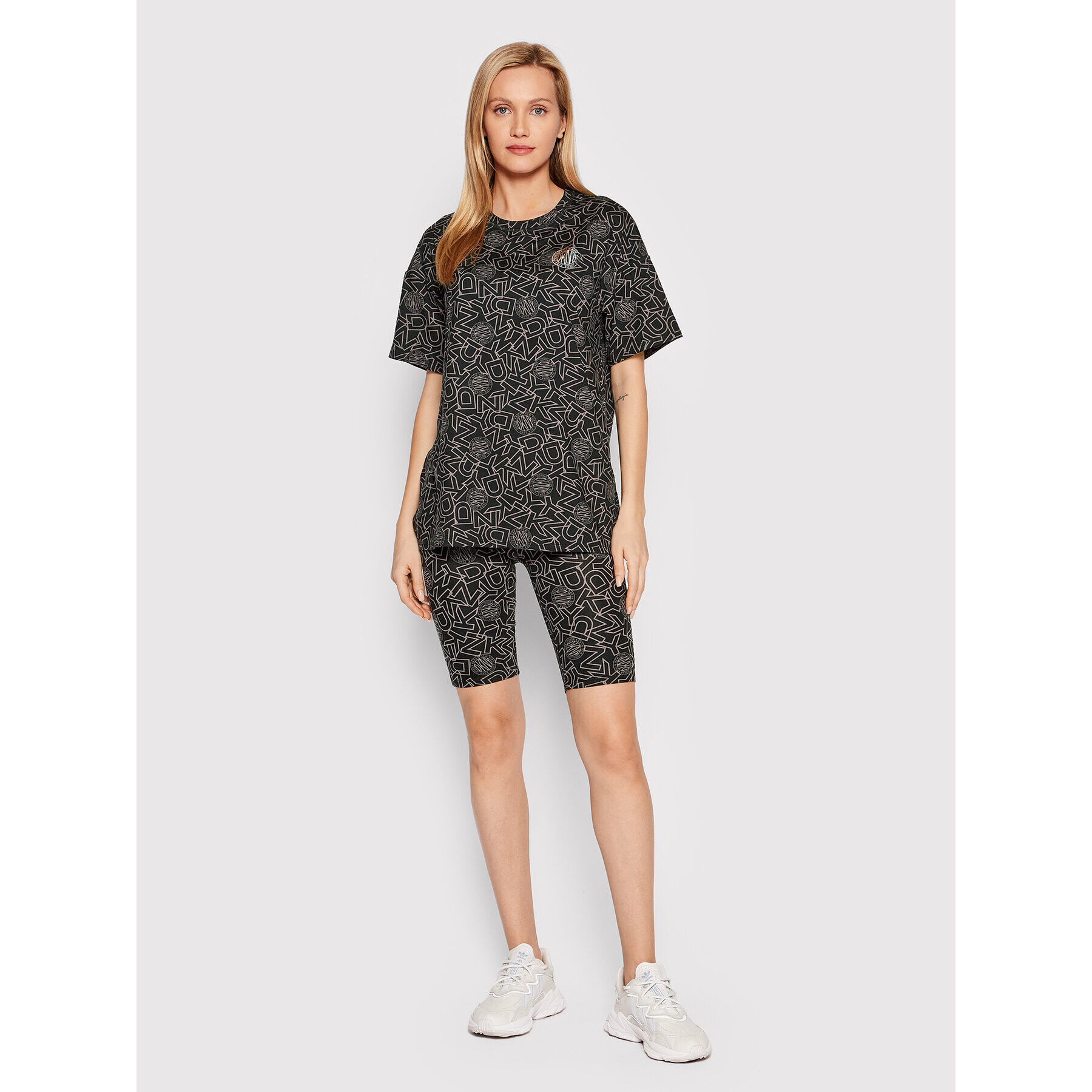 DKNY Комплект тишърт и спортни шорти YI2822523 Черен Regular Fit - Pepit.bg