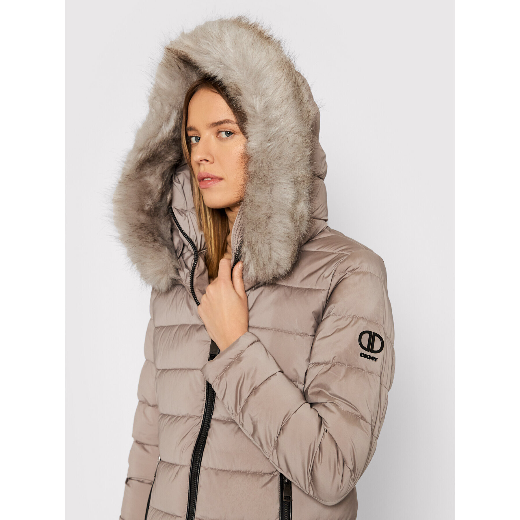 DKNY Пухено яке DL1MPG50 Бежов Regular Fit - Pepit.bg