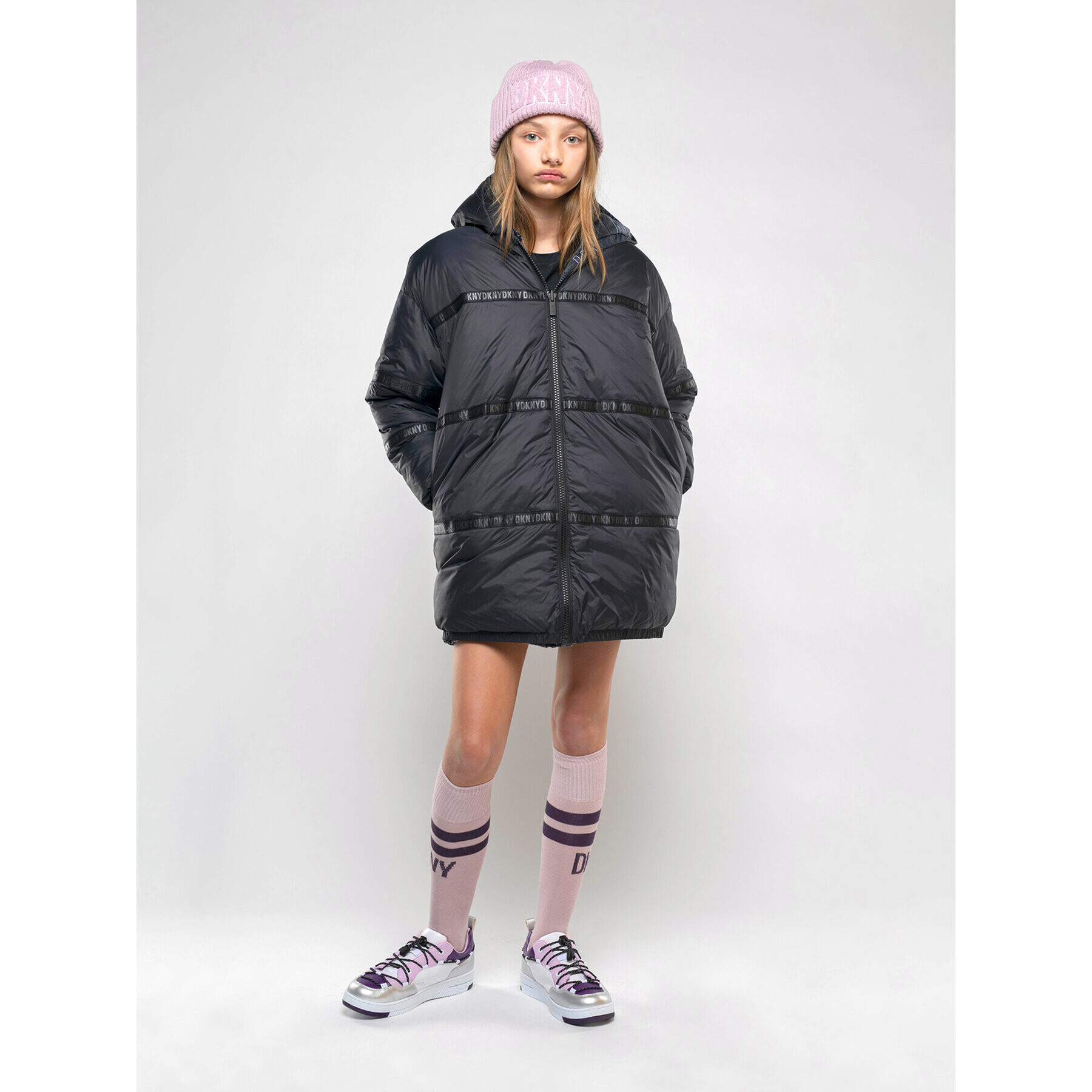 DKNY Пухено яке D36687 D Черен Regular Fit - Pepit.bg