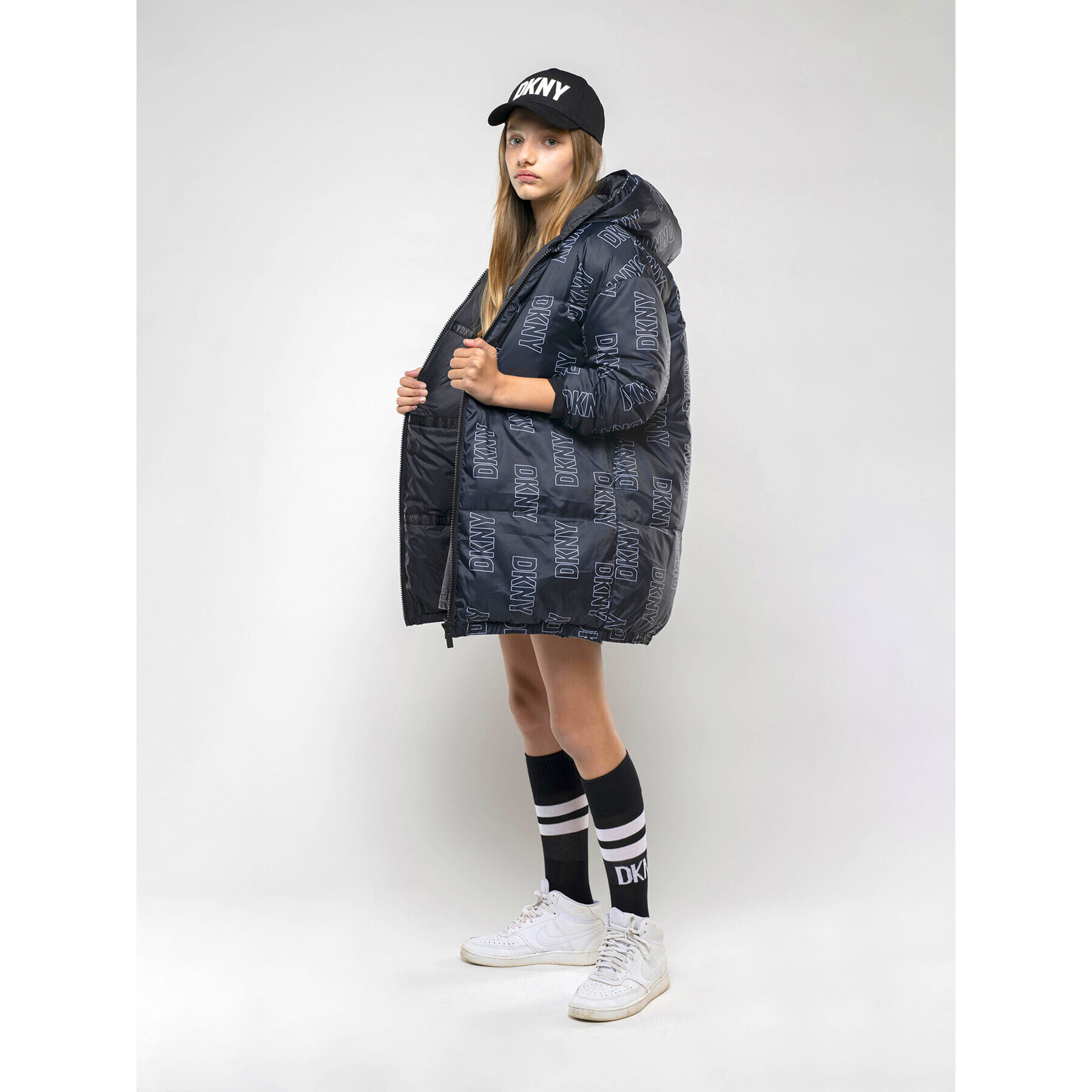 DKNY Пухено яке D36687 D Черен Regular Fit - Pepit.bg
