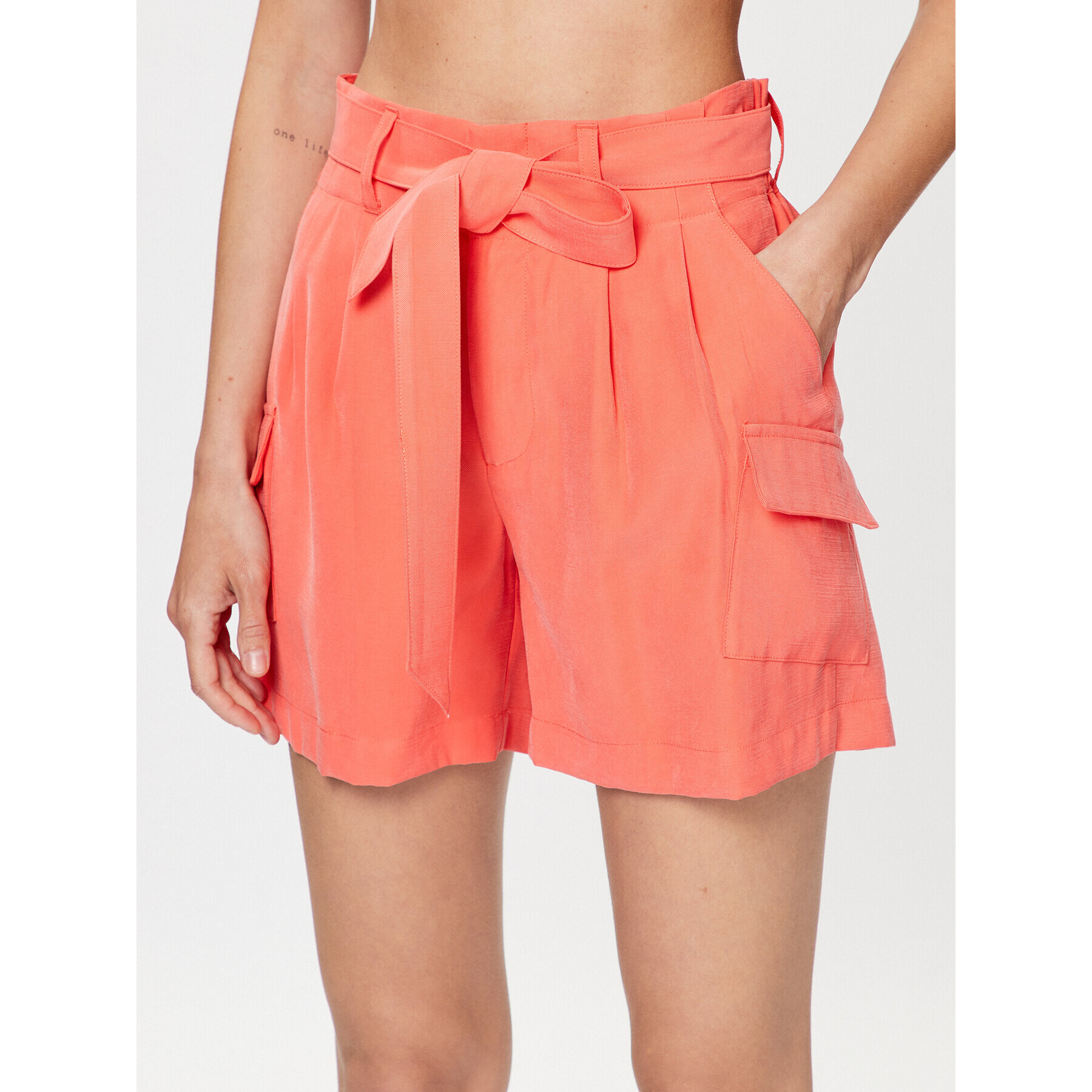 DKNY Шорти от плат P3BWTR10 Коралов Regular Fit - Pepit.bg