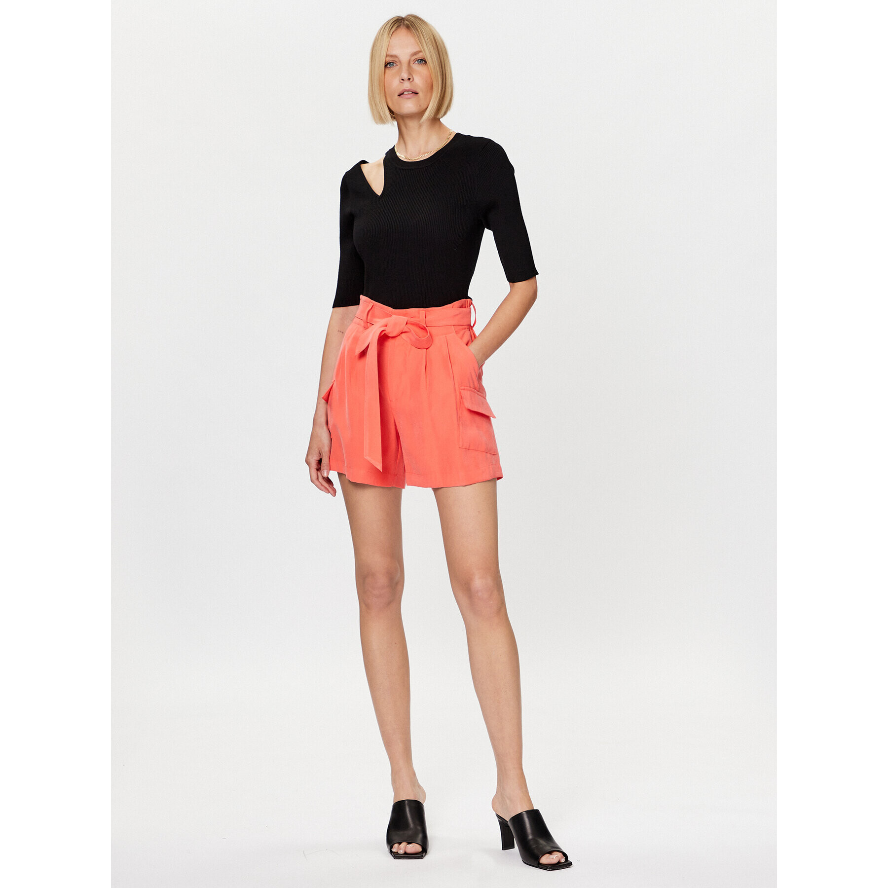 DKNY Шорти от плат P3BWTR10 Коралов Regular Fit - Pepit.bg