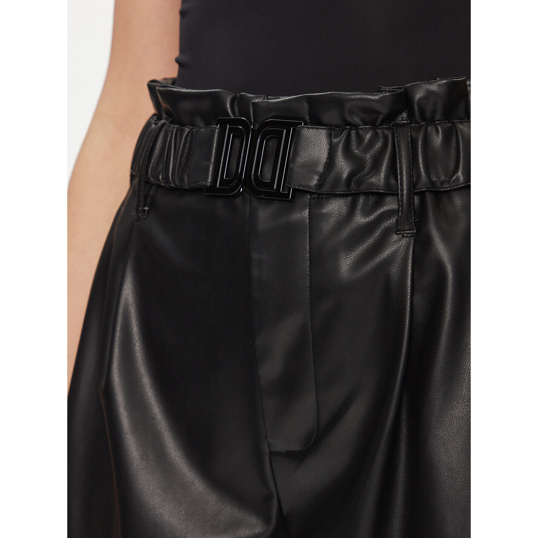 DKNY Шорти от плат P3GWTU59 Черен Regular Fit - Pepit.bg