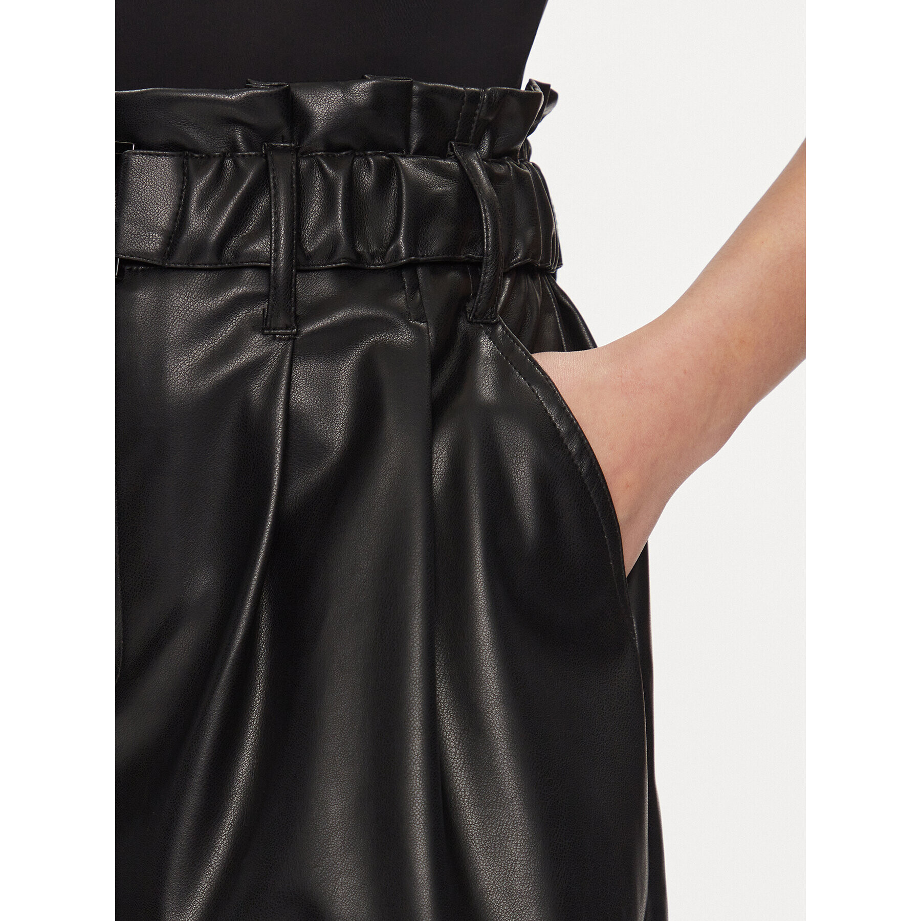 DKNY Шорти от плат P3GWTU59 Черен Regular Fit - Pepit.bg