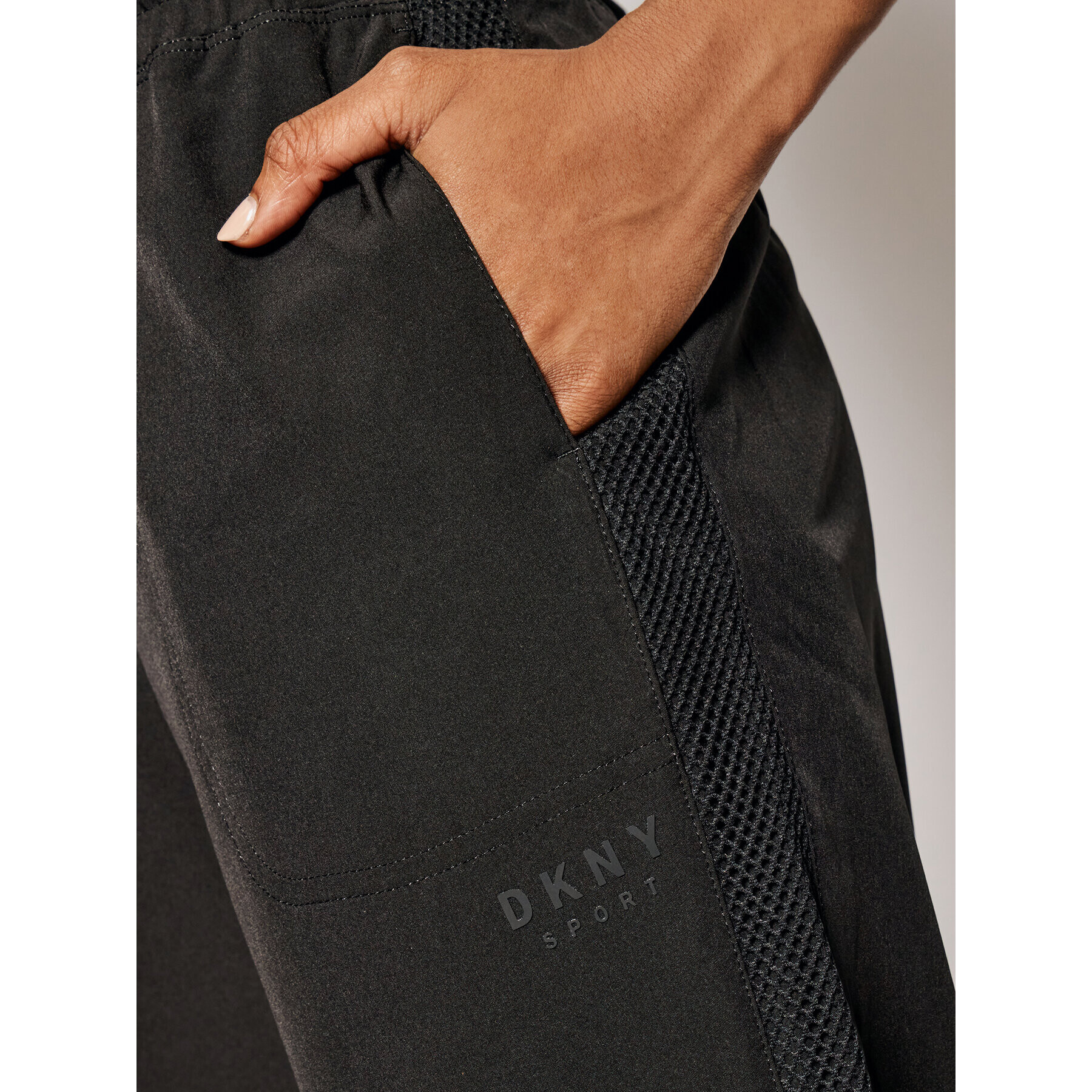 DKNY Sport Долнище анцуг DP8P1303 Черен Regular Fit - Pepit.bg