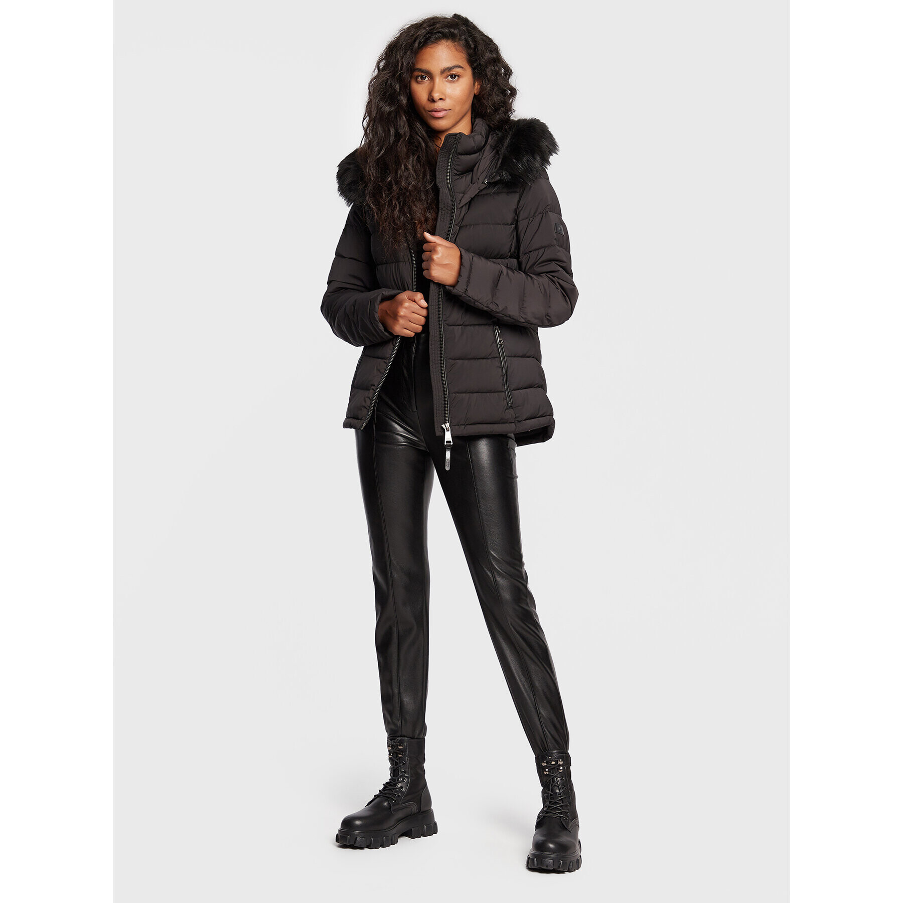 DKNY Sport Пухено яке DL2MPG50 Черен Regular Fit - Pepit.bg