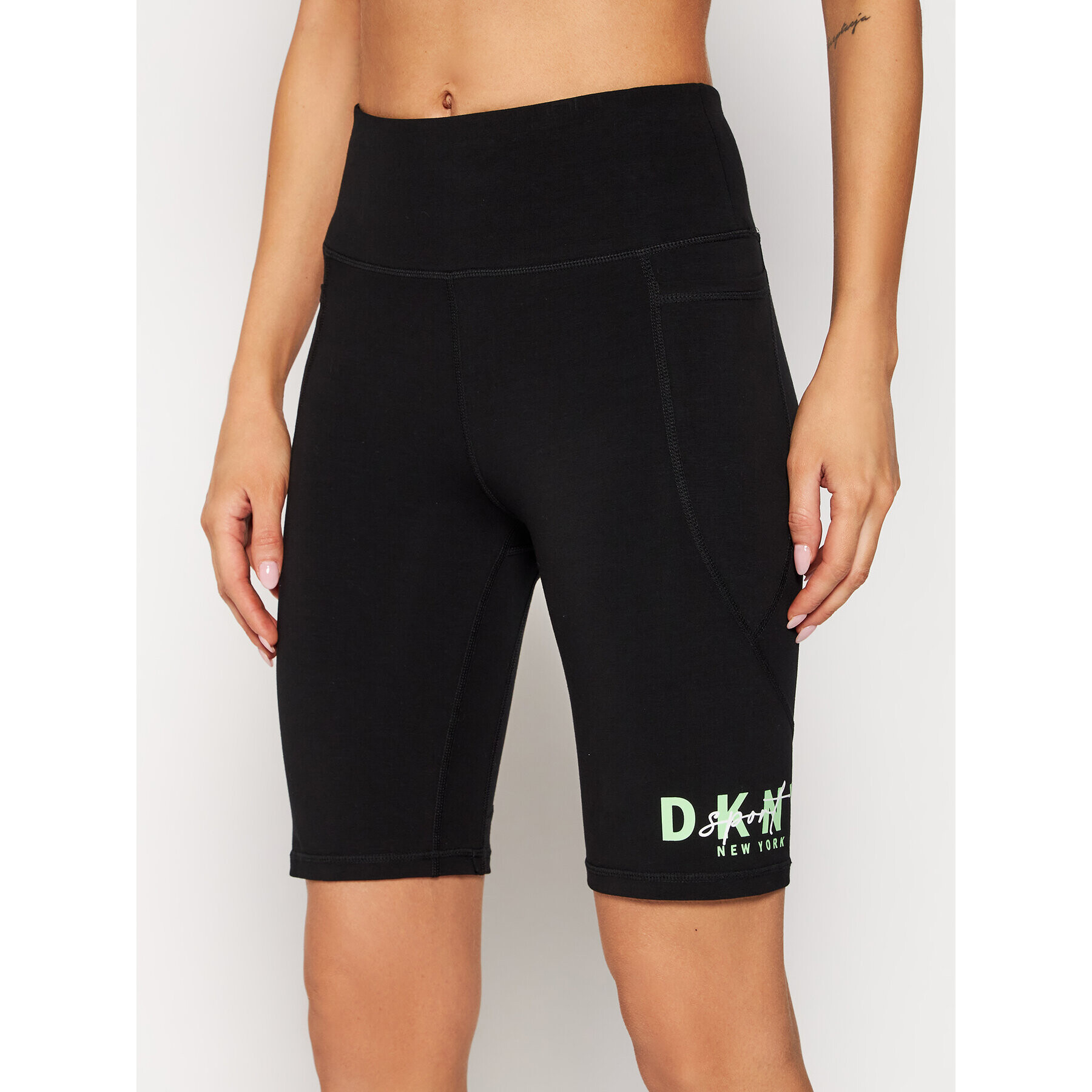 DKNY Sport Спортни шорти DP0S4799 Черен Slim Fit - Pepit.bg