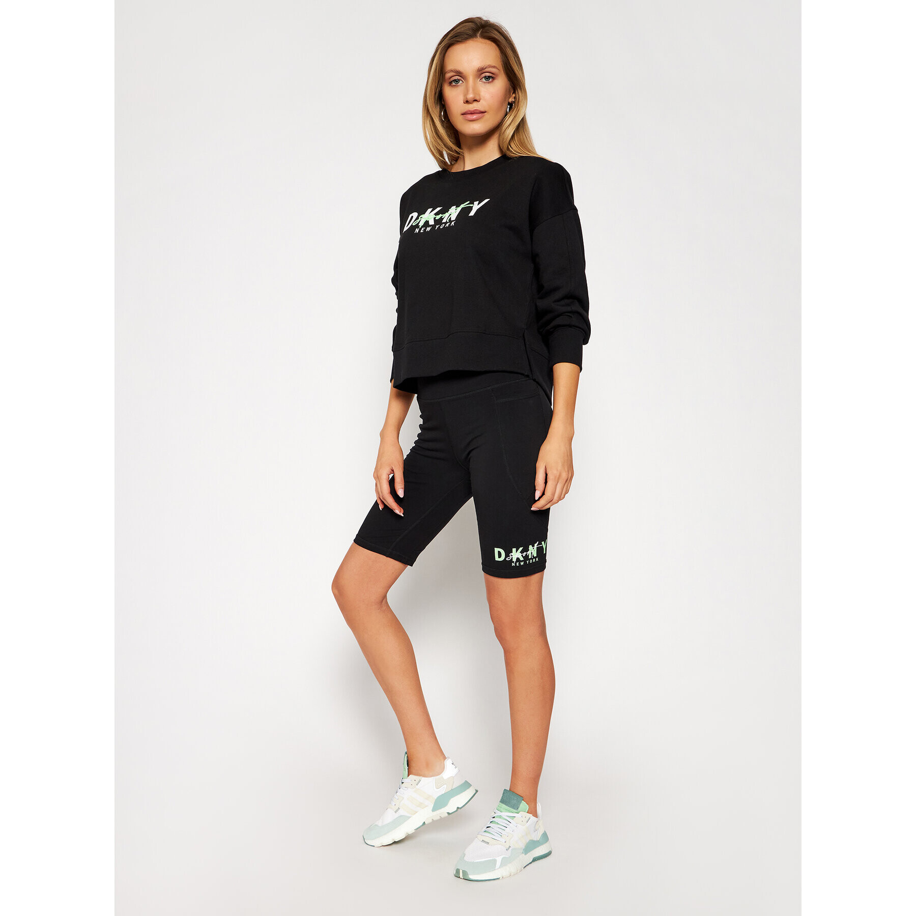 DKNY Sport Спортни шорти DP0S4799 Черен Slim Fit - Pepit.bg