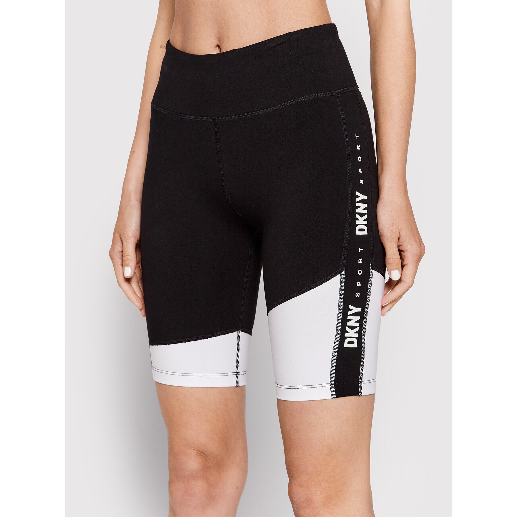 DKNY Sport Спортни шорти DP2S5007 Черен Slim Fit - Pepit.bg