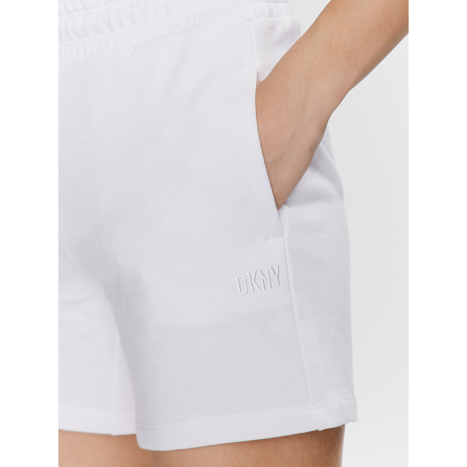 DKNY Sport Спортни шорти DP3S4993 Бял Regular Fit - Pepit.bg