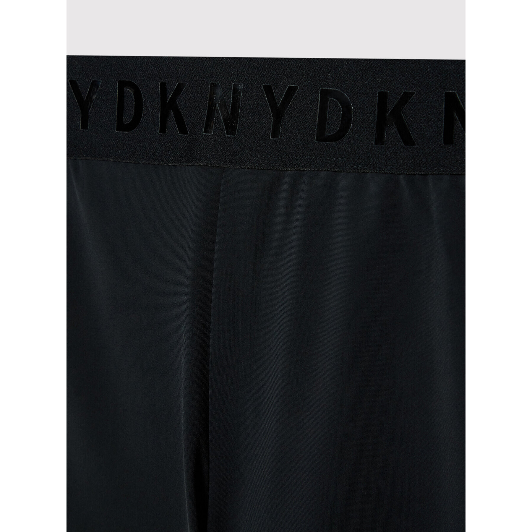 DKNY Спортни шорти D34A50 M Черен Slim Fit - Pepit.bg