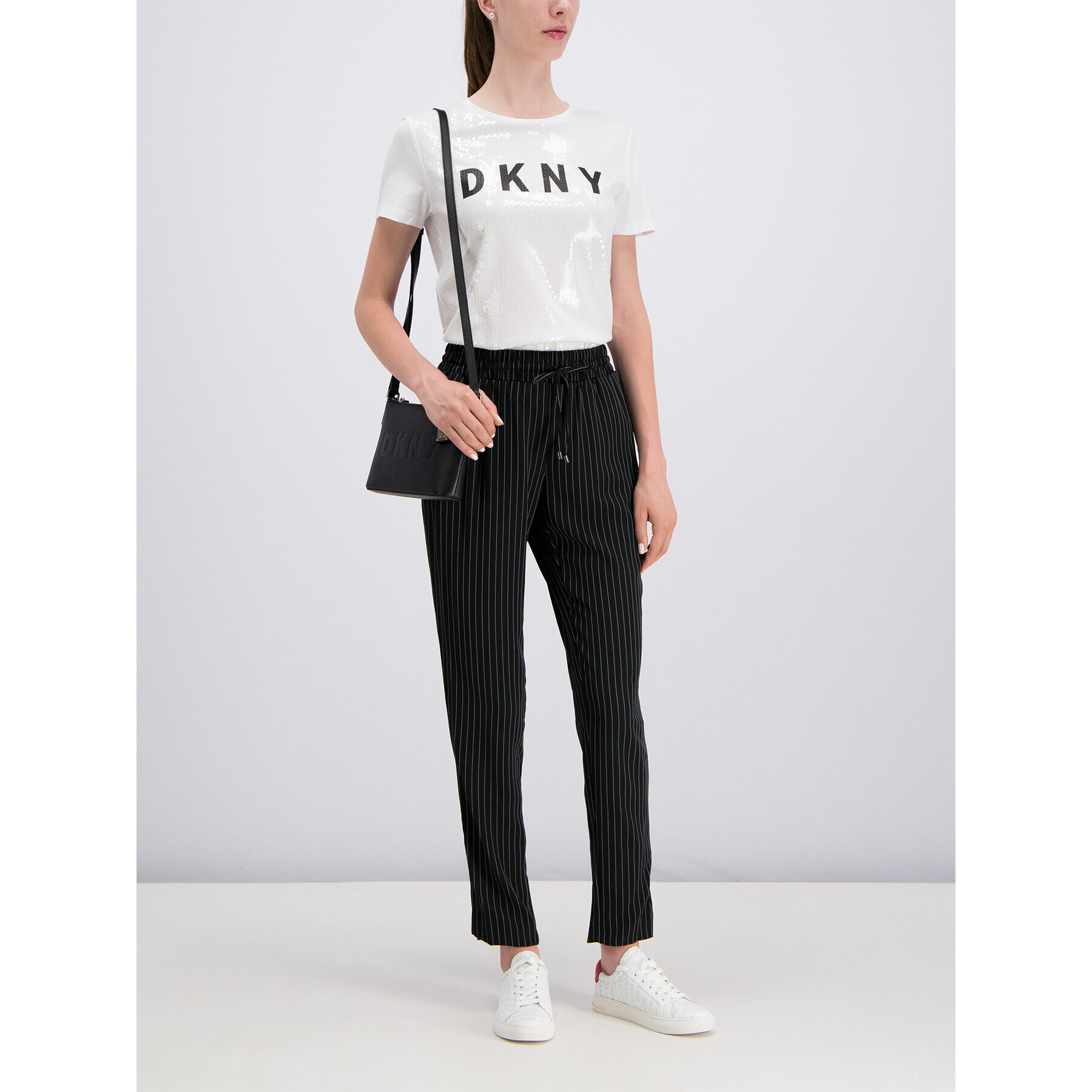 DKNY Текстилни панталони P9BKEAQY Черен Regular Fit - Pepit.bg