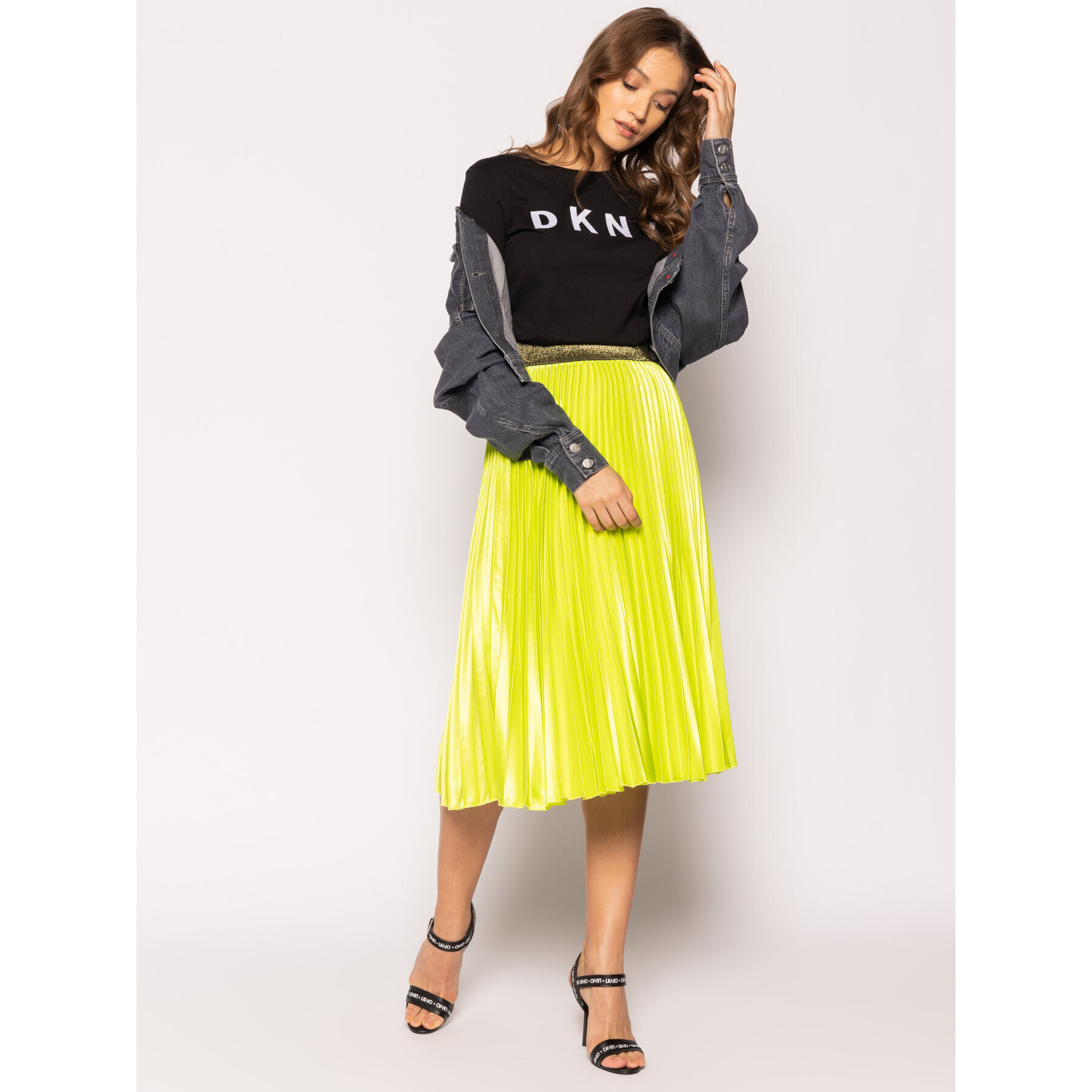 DKNY Тишърт W3276CNA Черен Regular Fit - Pepit.bg