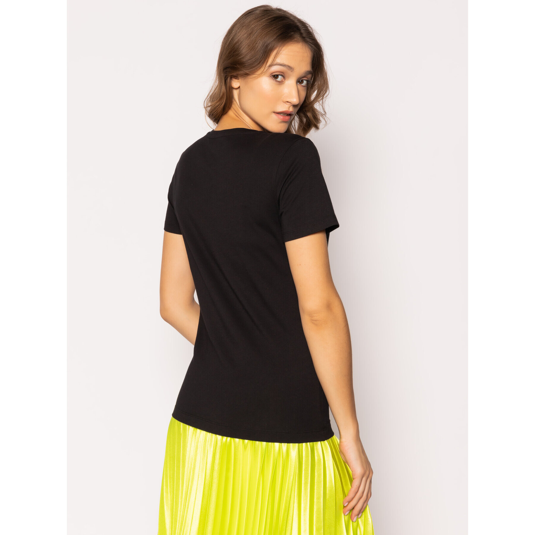 DKNY Тишърт W3276CNA Черен Regular Fit - Pepit.bg