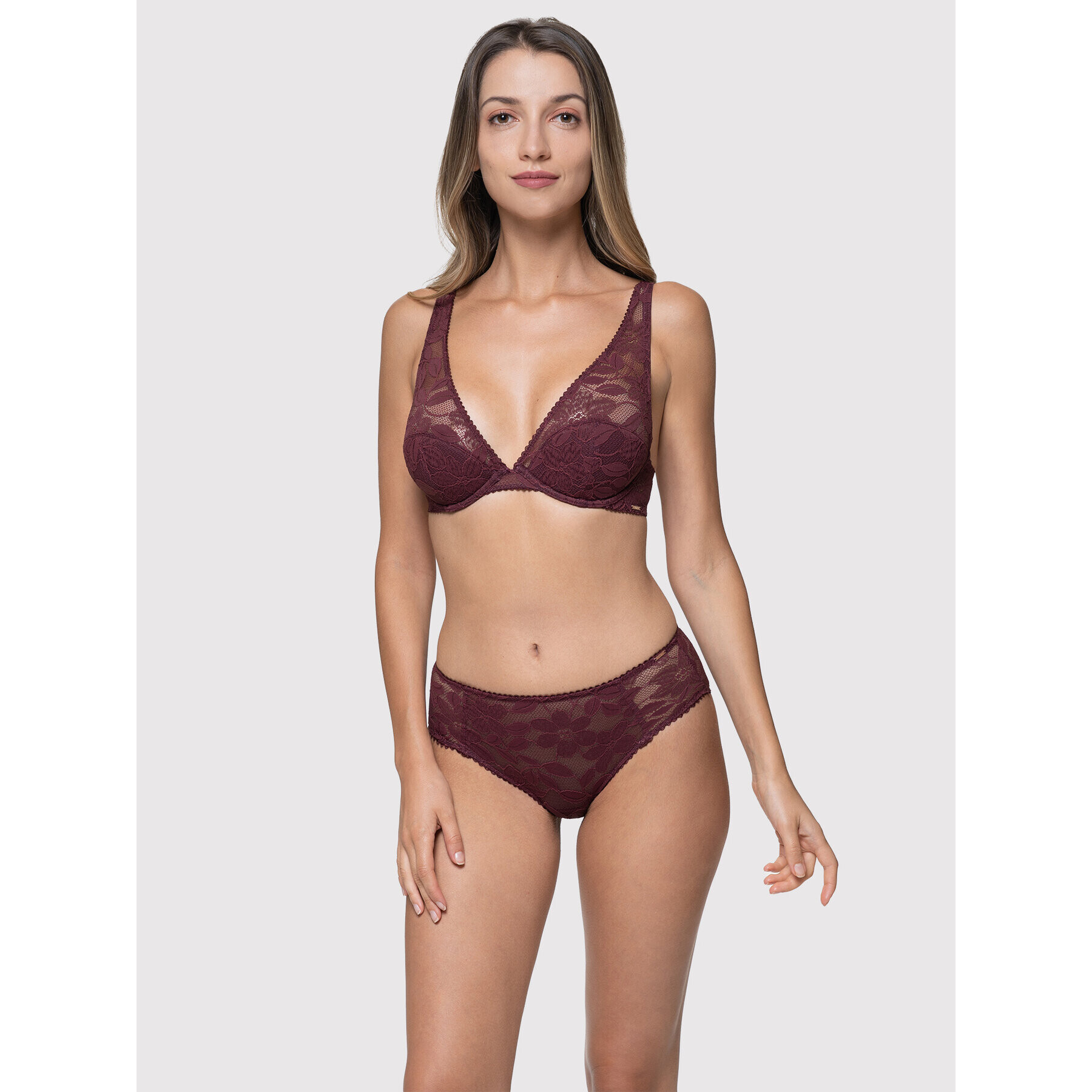 Dorina Сутиен с банели Daphne D001574LA078 Бордо - Pepit.bg