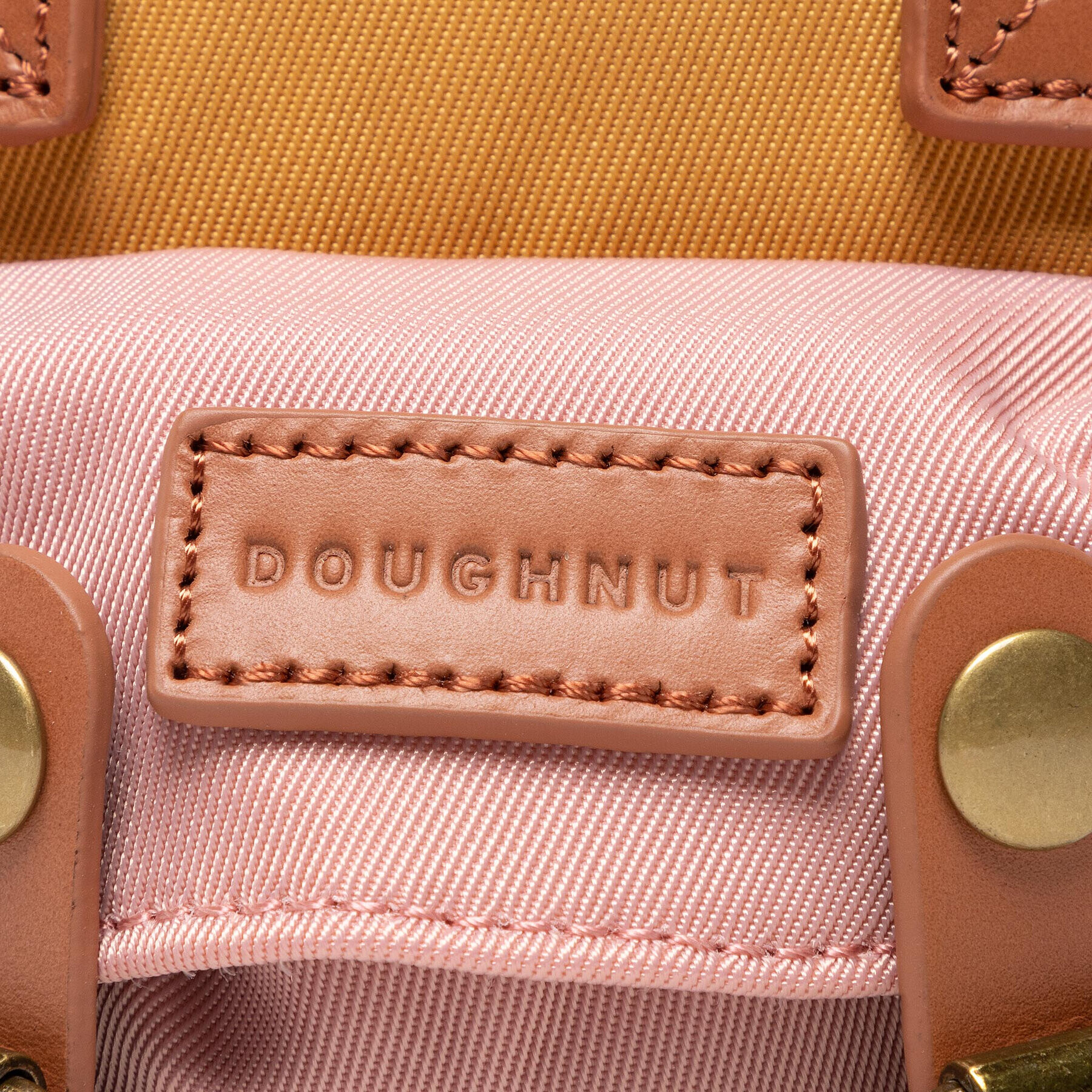 Doughnut Мъжка чантичка Macaroon Tiny D226-3590-F Цветен - Pepit.bg