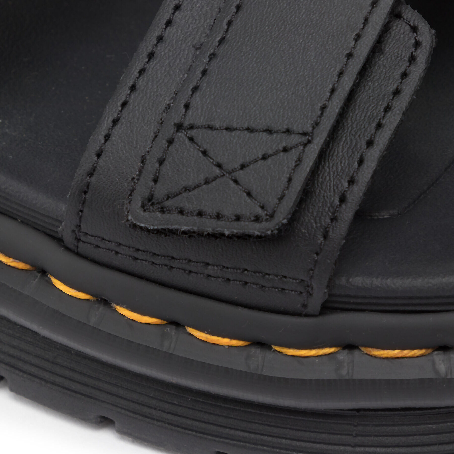 Dr. Martens Чехли Chilton 25766001 Черен - Pepit.bg