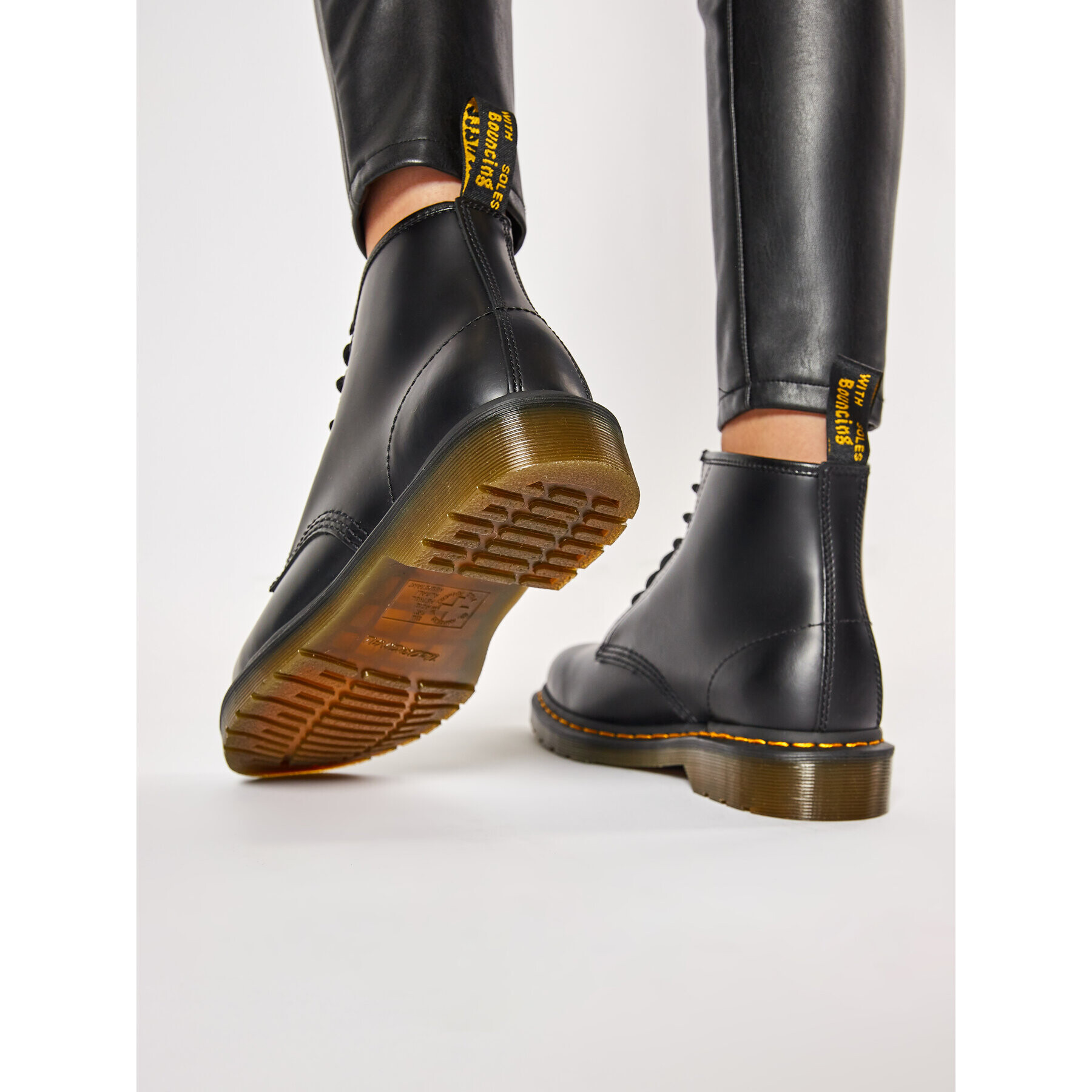 Dr. Martens Кубинки 101 YS 26230001 Черен - Pepit.bg