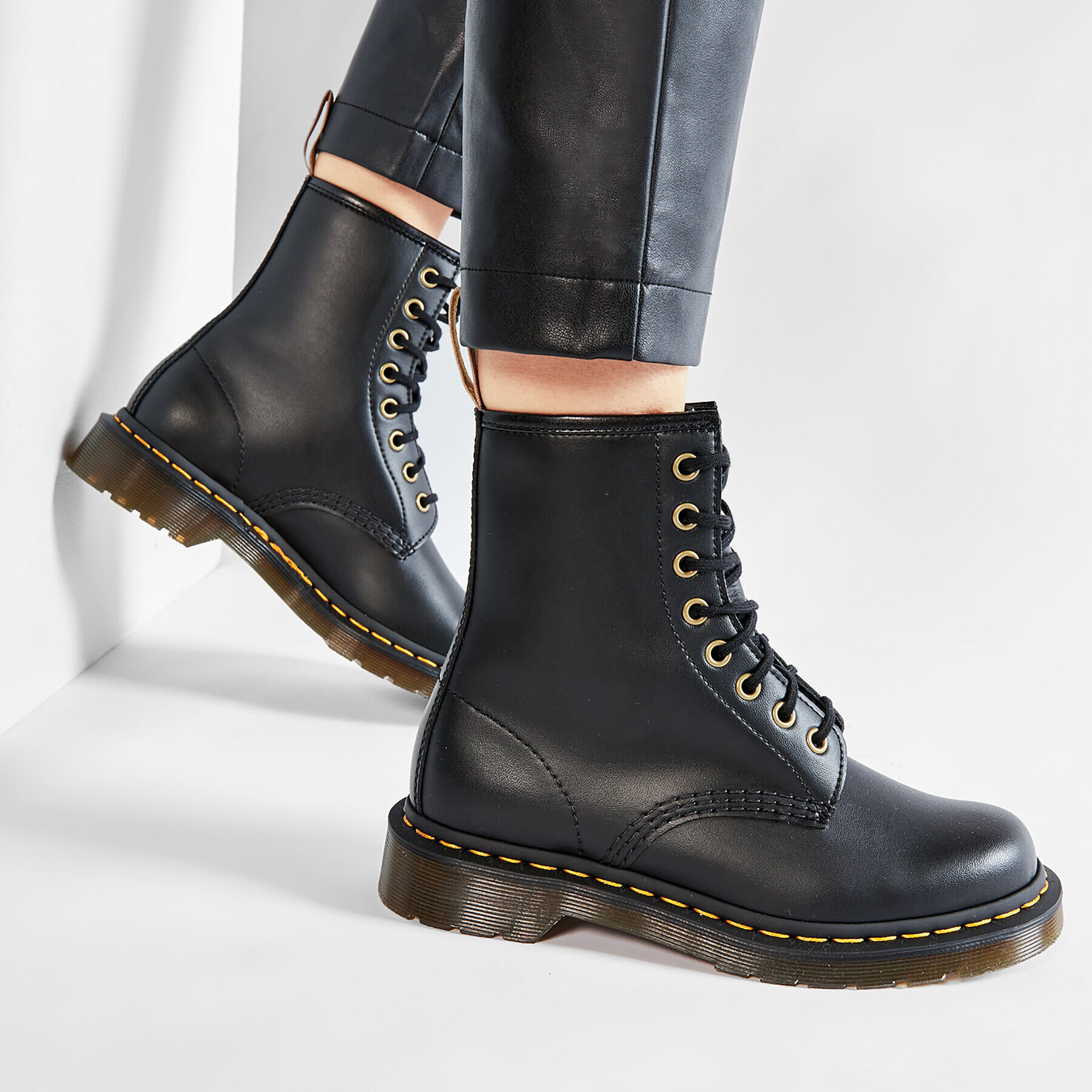 Dr. Martens Кубинки Vegan 1460 14045001 Черен - Pepit.bg