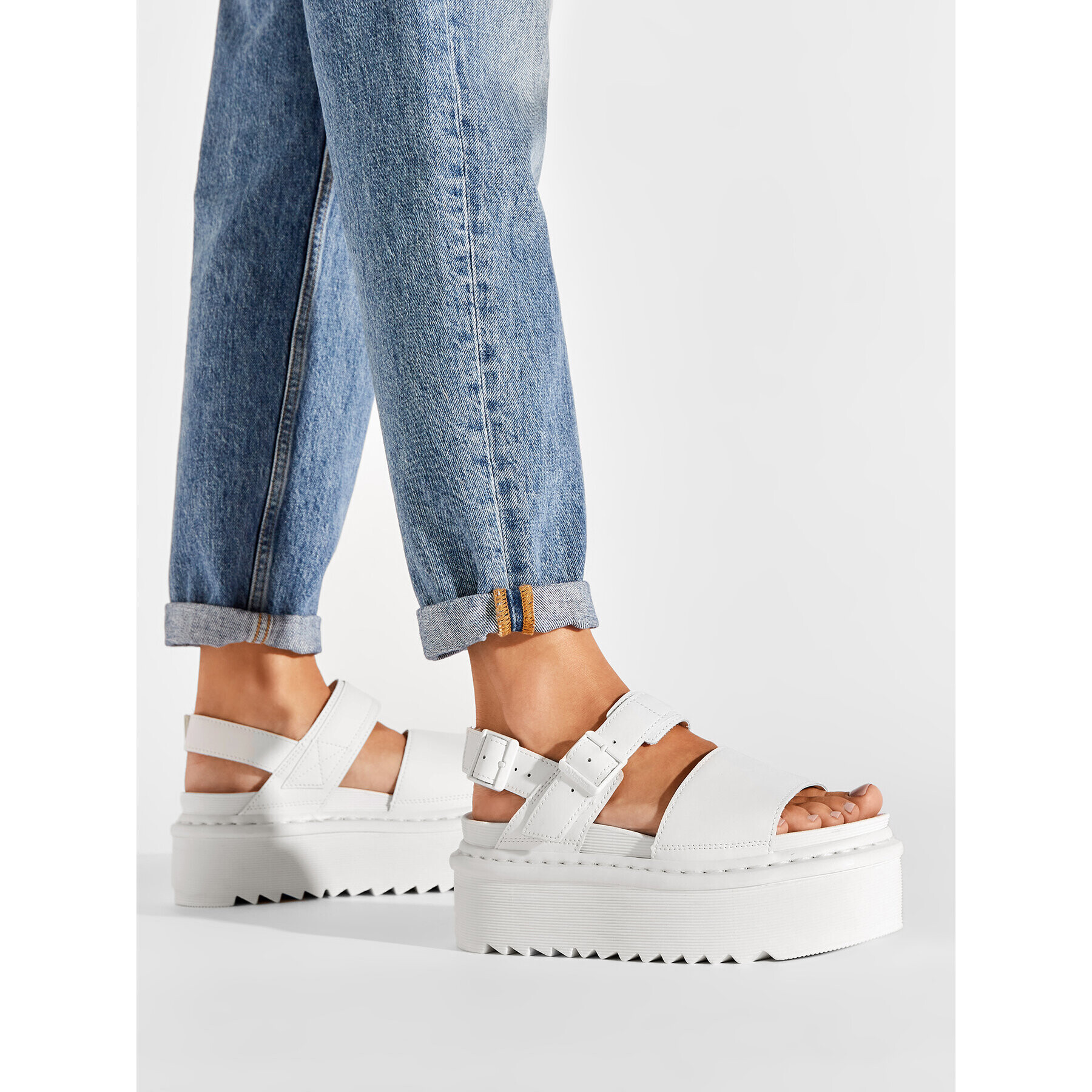 Dr. Martens Сандали Voss Quad 27291100 Бял - Pepit.bg