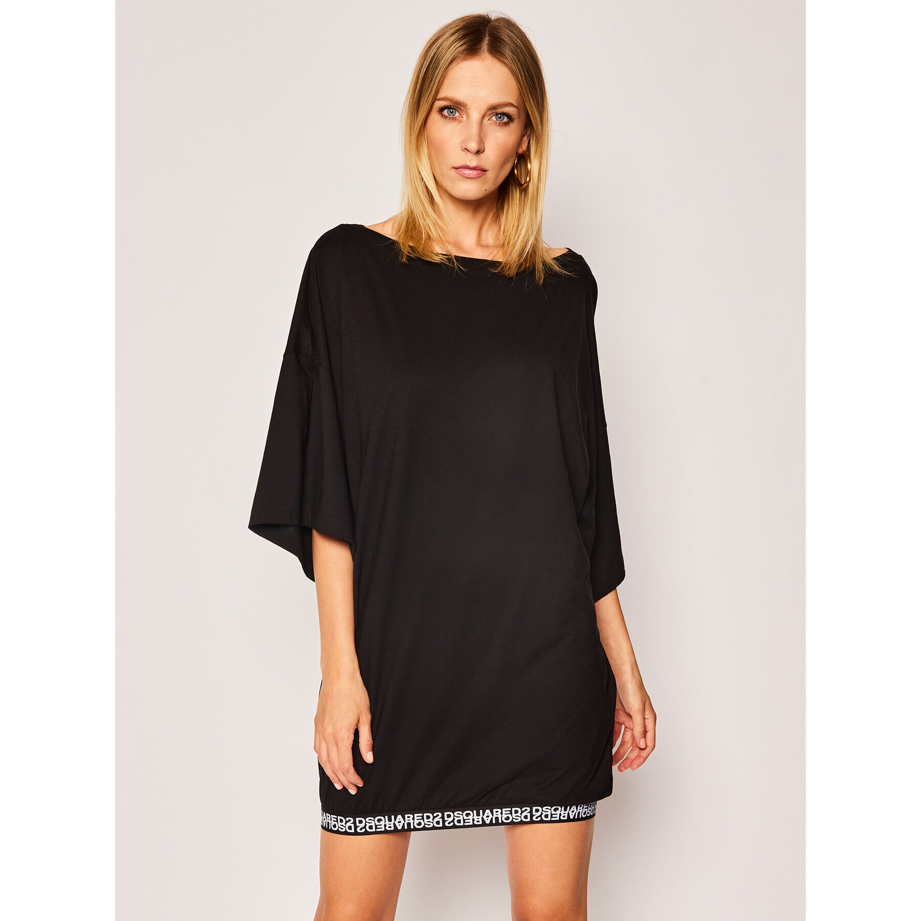 Dsquared2 Ежедневна рокля Kaftan D6M322540 Черен Regular Fit - Pepit.bg