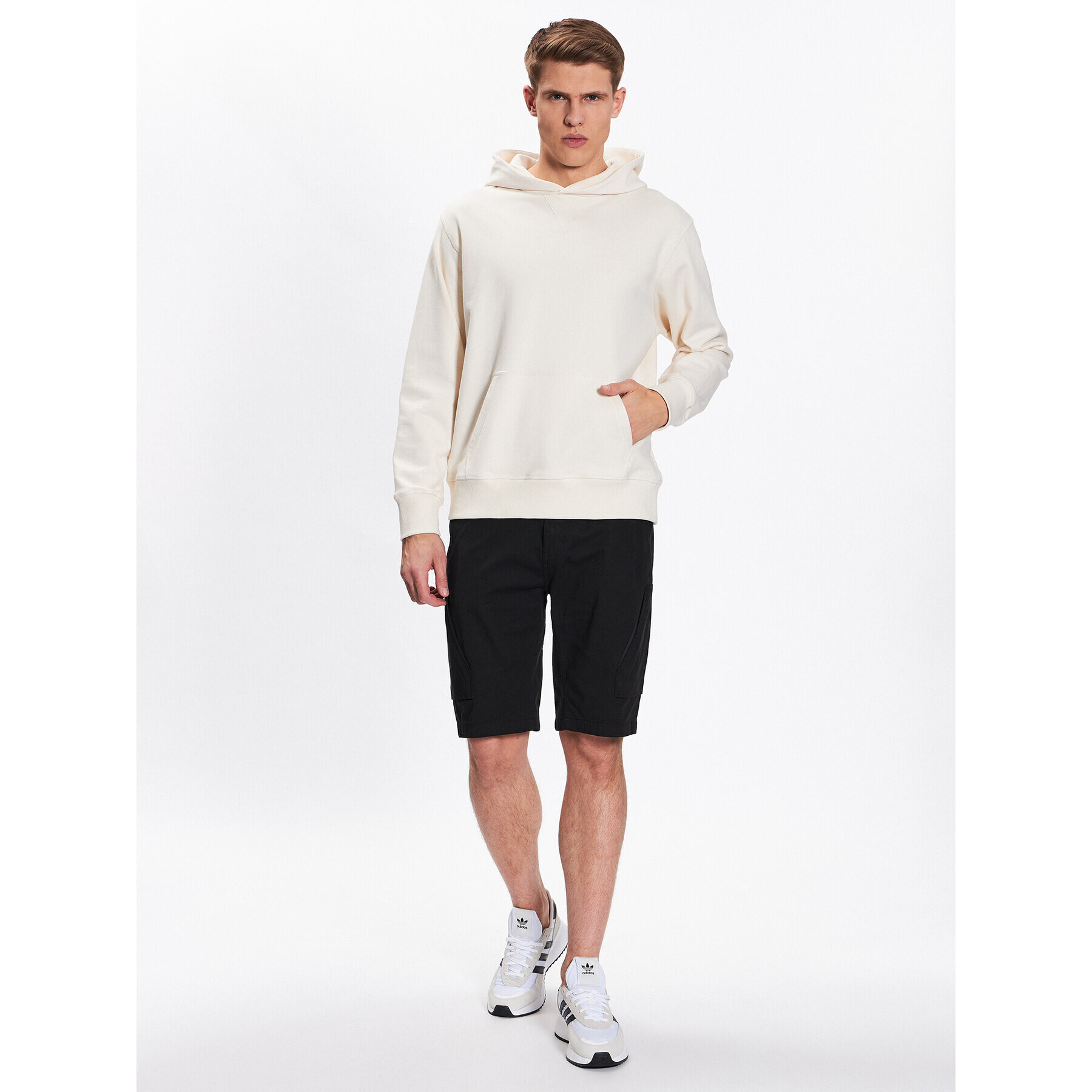 Duer Шорти от плат Live Free Adventure MSTR1014 Черен Regular Fit - Pepit.bg