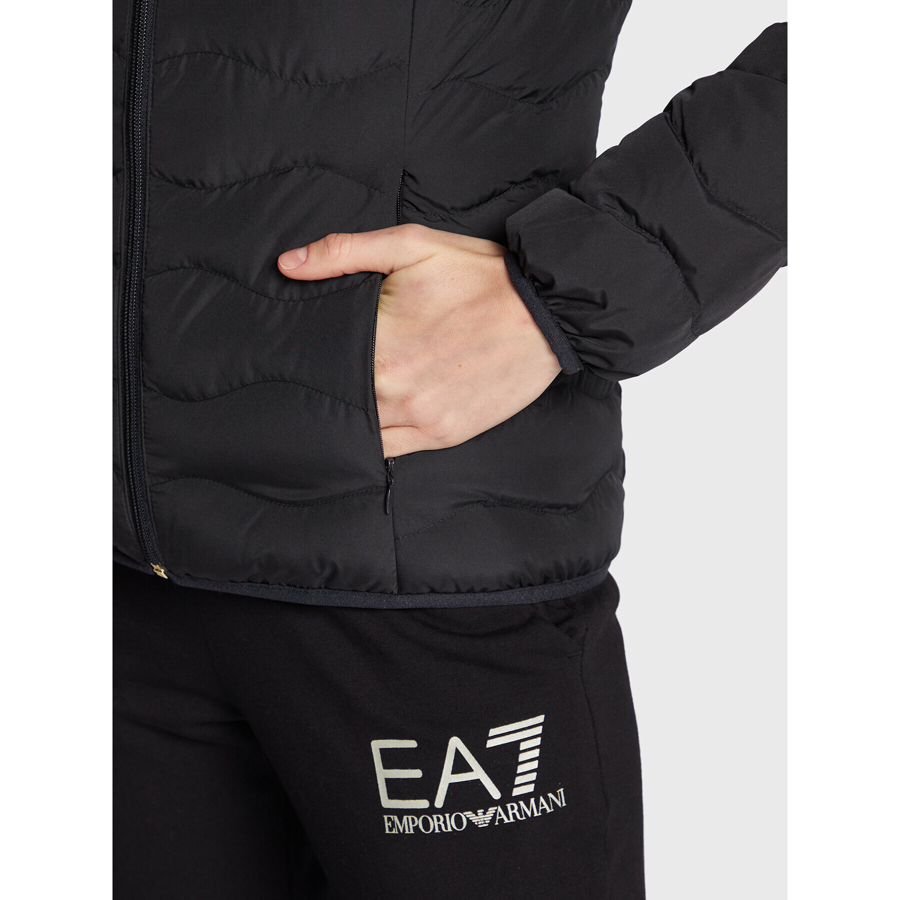 EA7 Emporio Armani Пухено яке 8NTB21 TNF8Z 0200 Черен Regular Fit - Pepit.bg