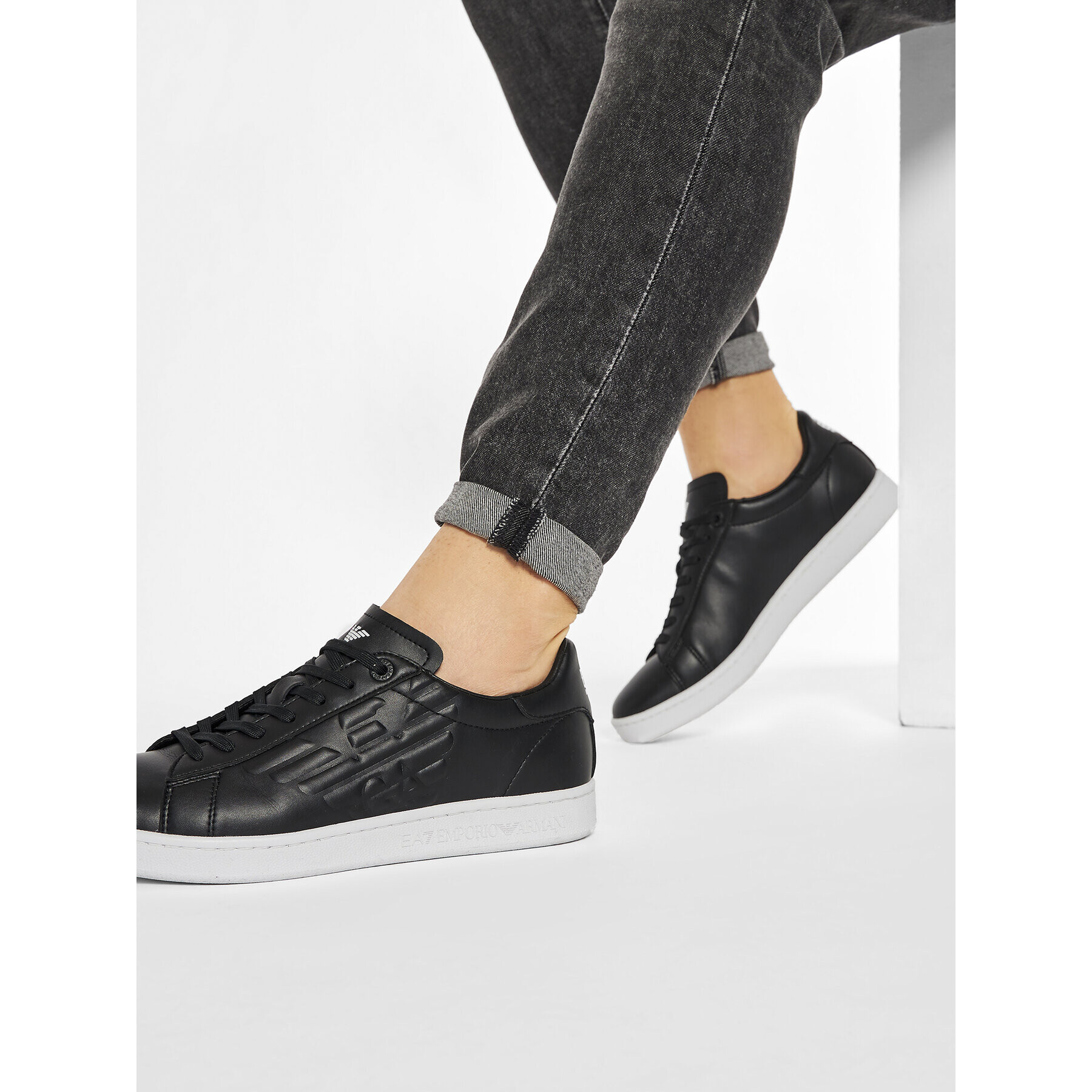 EA7 Emporio Armani Сникърси Черен - Pepit.bg