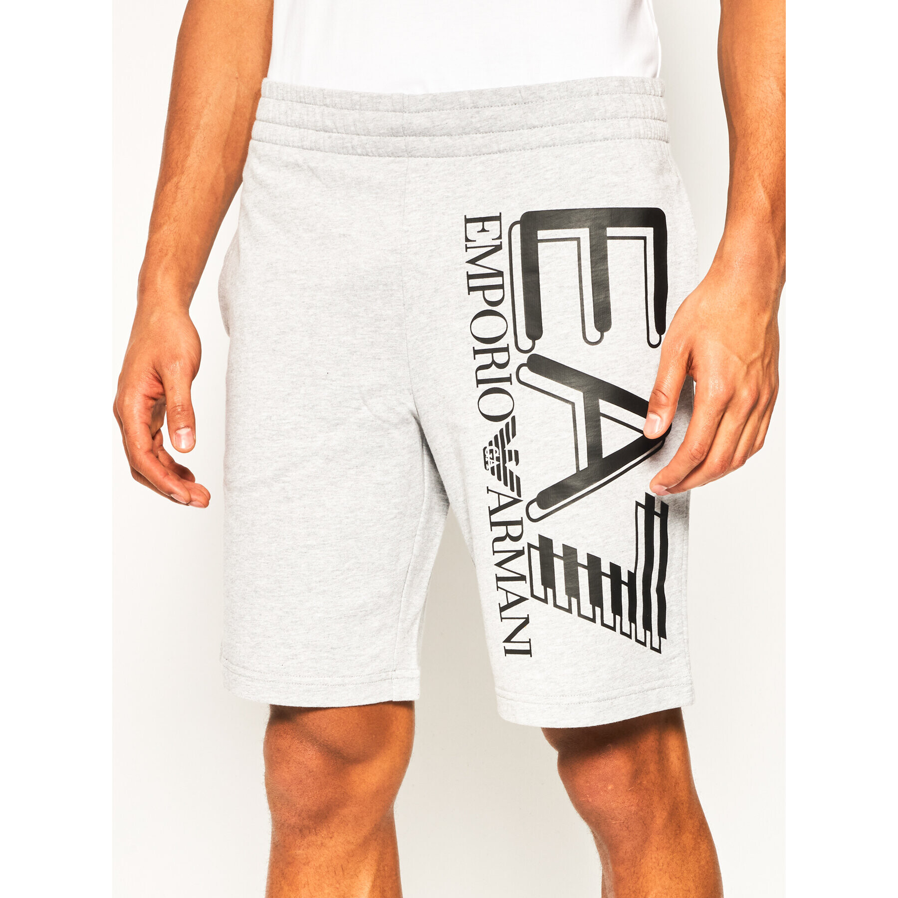 EA7 Emporio Armani Спортни шорти 3HPS59 PJ05Z 3904 Сив Regular Fit - Pepit.bg