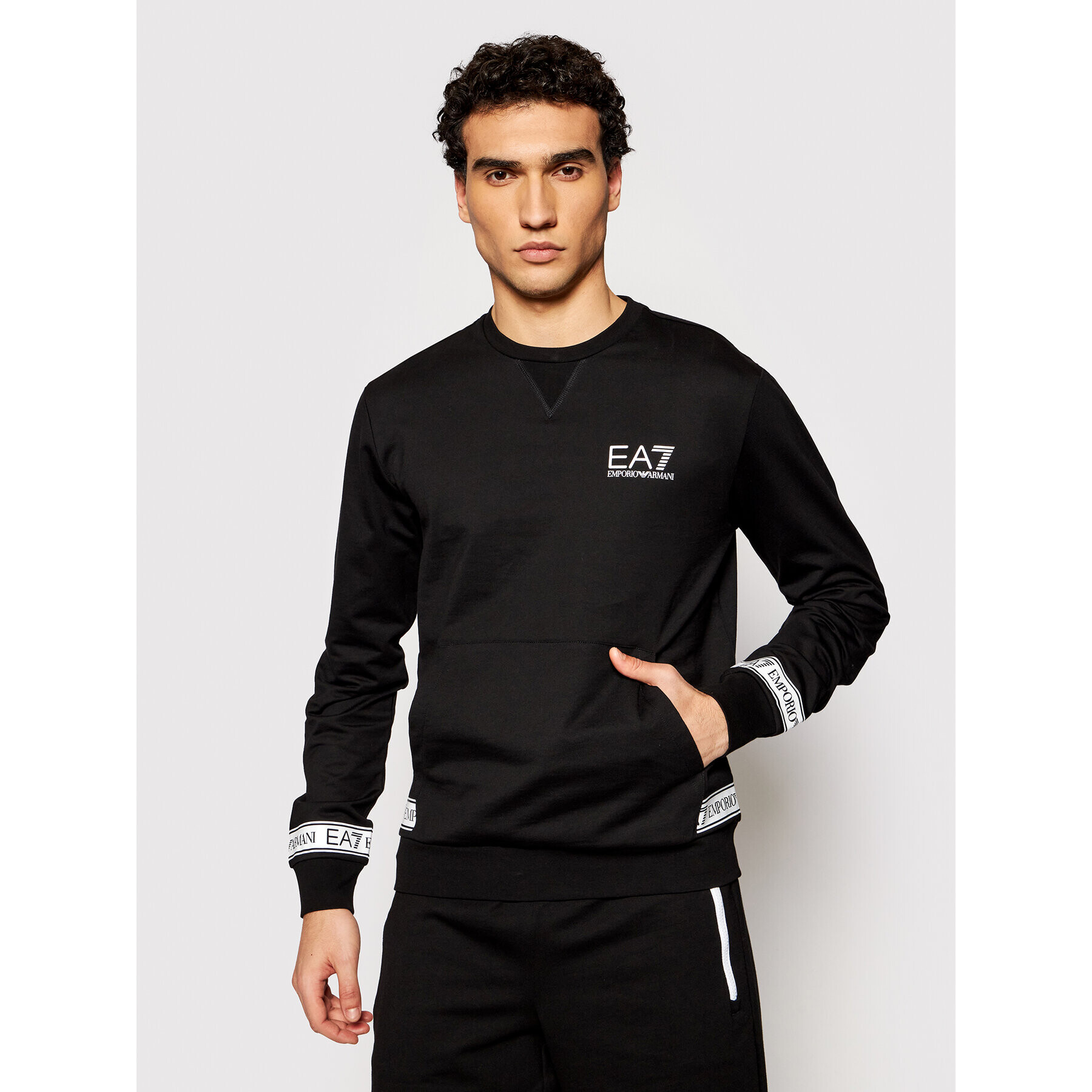 EA7 Emporio Armani Суитшърт 3KPM22 PJ05Z 1200 Черен Regular Fit - Pepit.bg