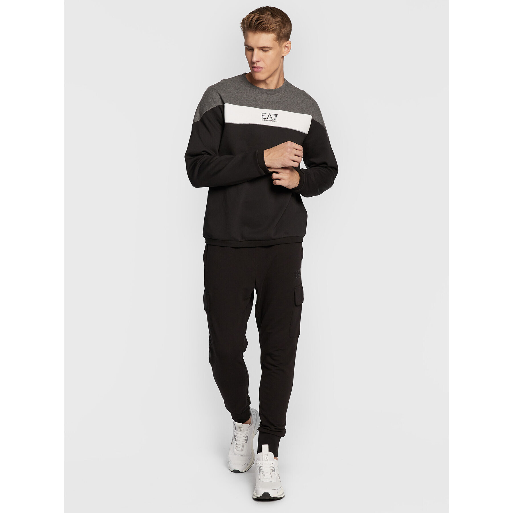 EA7 Emporio Armani Суитшърт 6LPM14 PJ07Z 1200 Черен Regular Fit - Pepit.bg