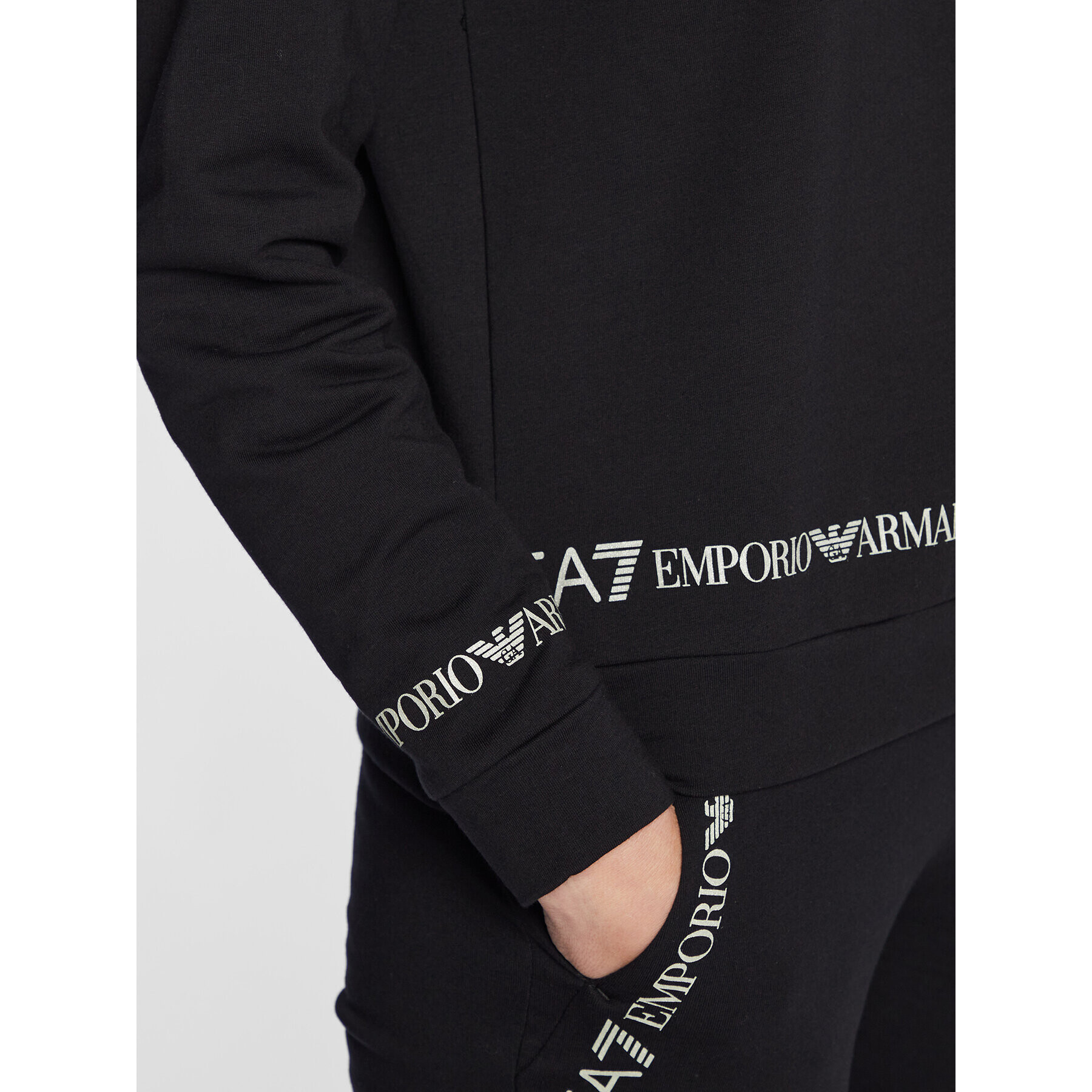 EA7 Emporio Armani Суитшърт 6LTM09 TJFTZ 0200 Черен Regular Fit - Pepit.bg