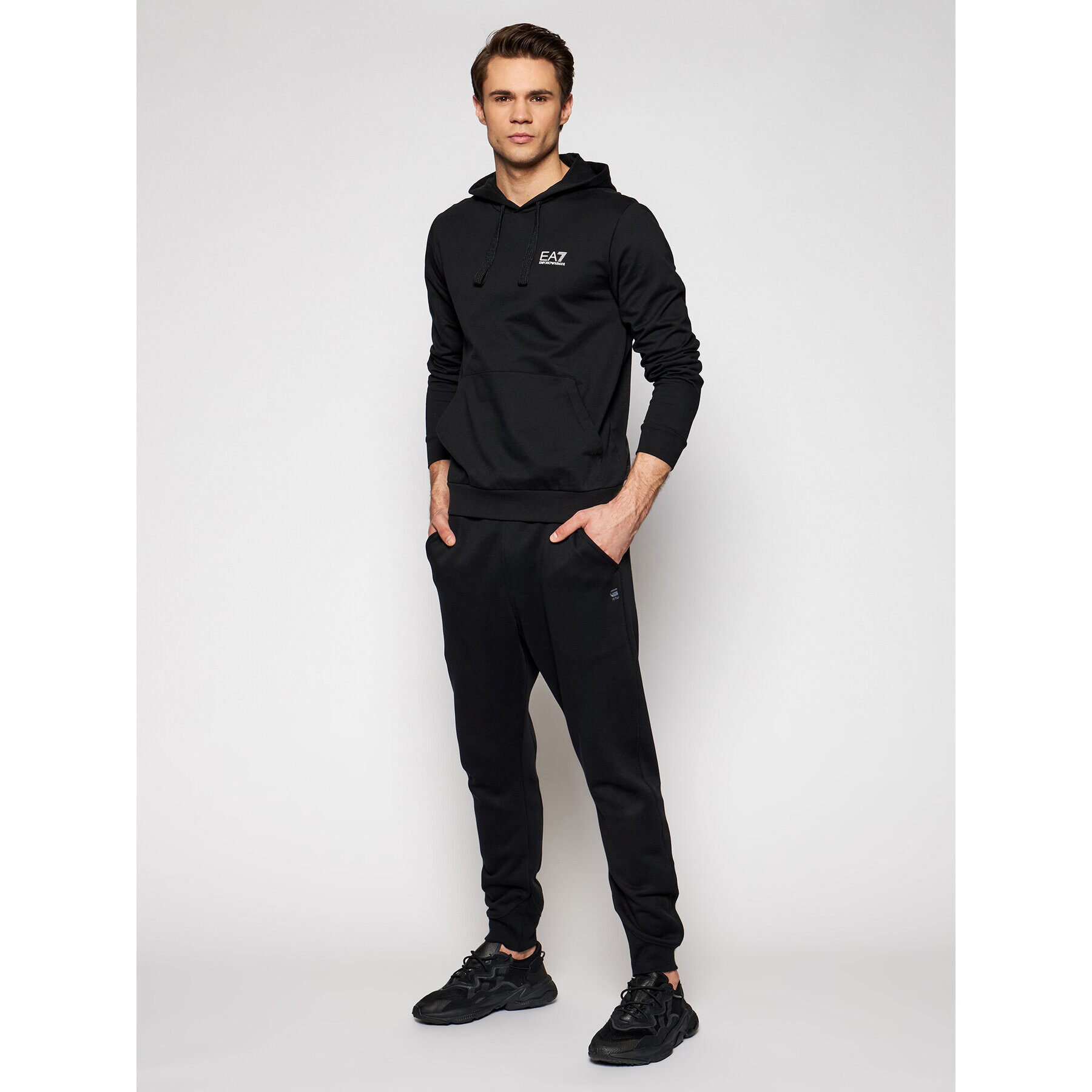 EA7 Emporio Armani Суитшърт 8NPM04 PJ05Z 1200 Черен Regular Fit - Pepit.bg