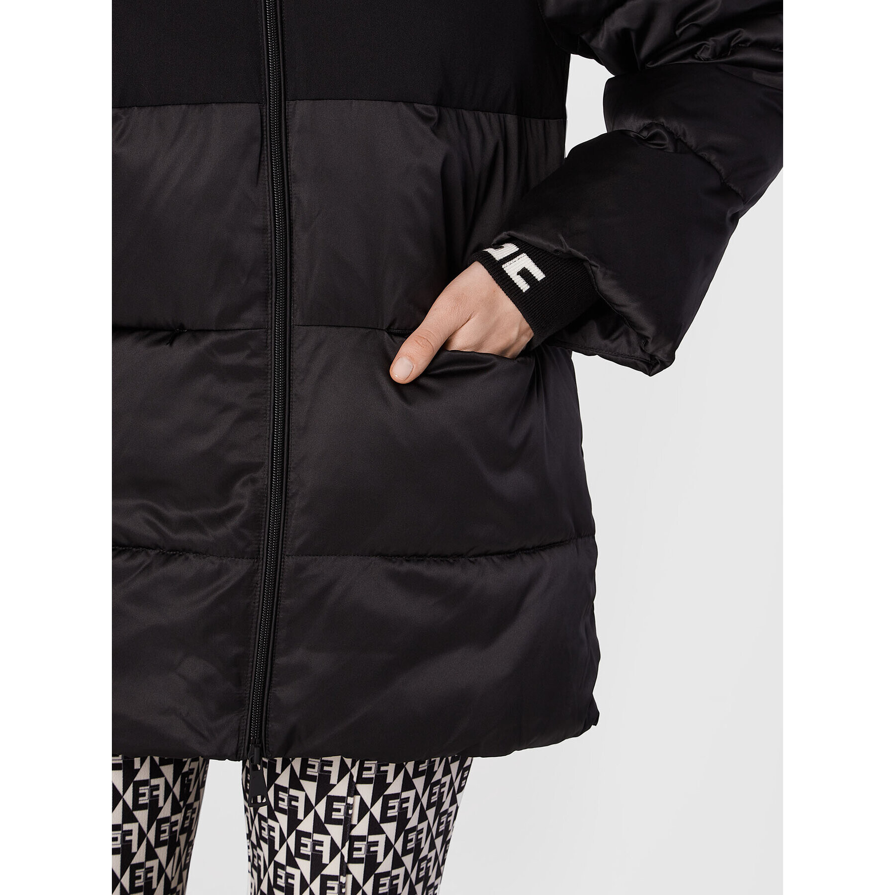 Elisabetta Franchi Пухено яке PI-48Z-26E2-V490 Черен Oversize - Pepit.bg