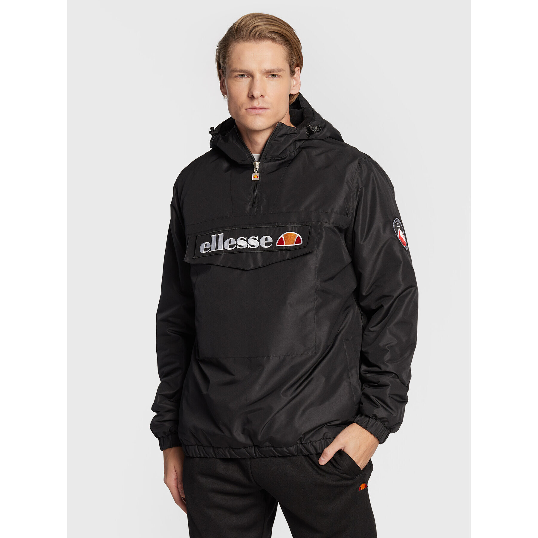 Ellesse Анорак Monterini SHK08149 Черен Regular Fit - Pepit.bg