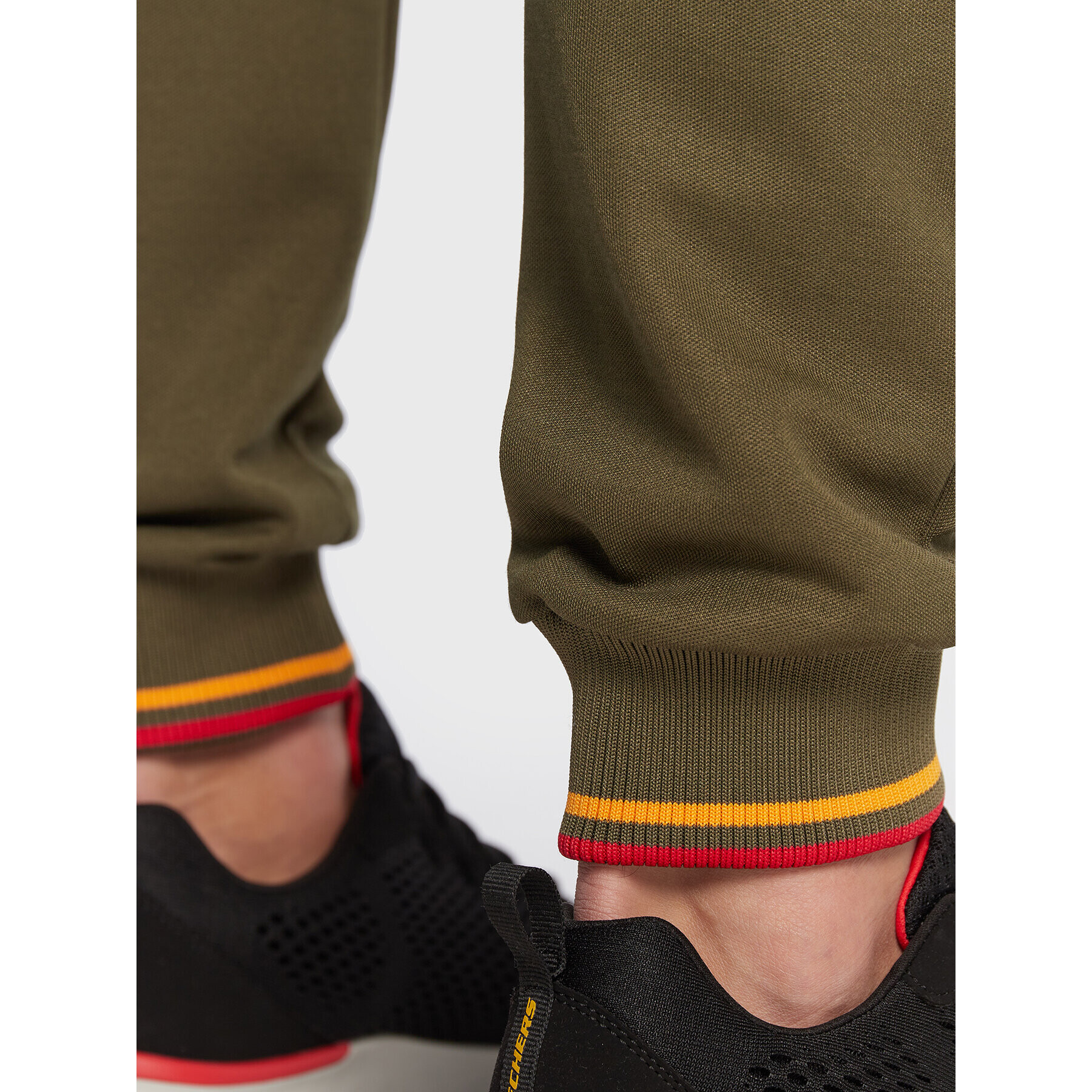 Ellesse Долнище анцуг Cesar SHP16445 Зелен Regular Fit - Pepit.bg
