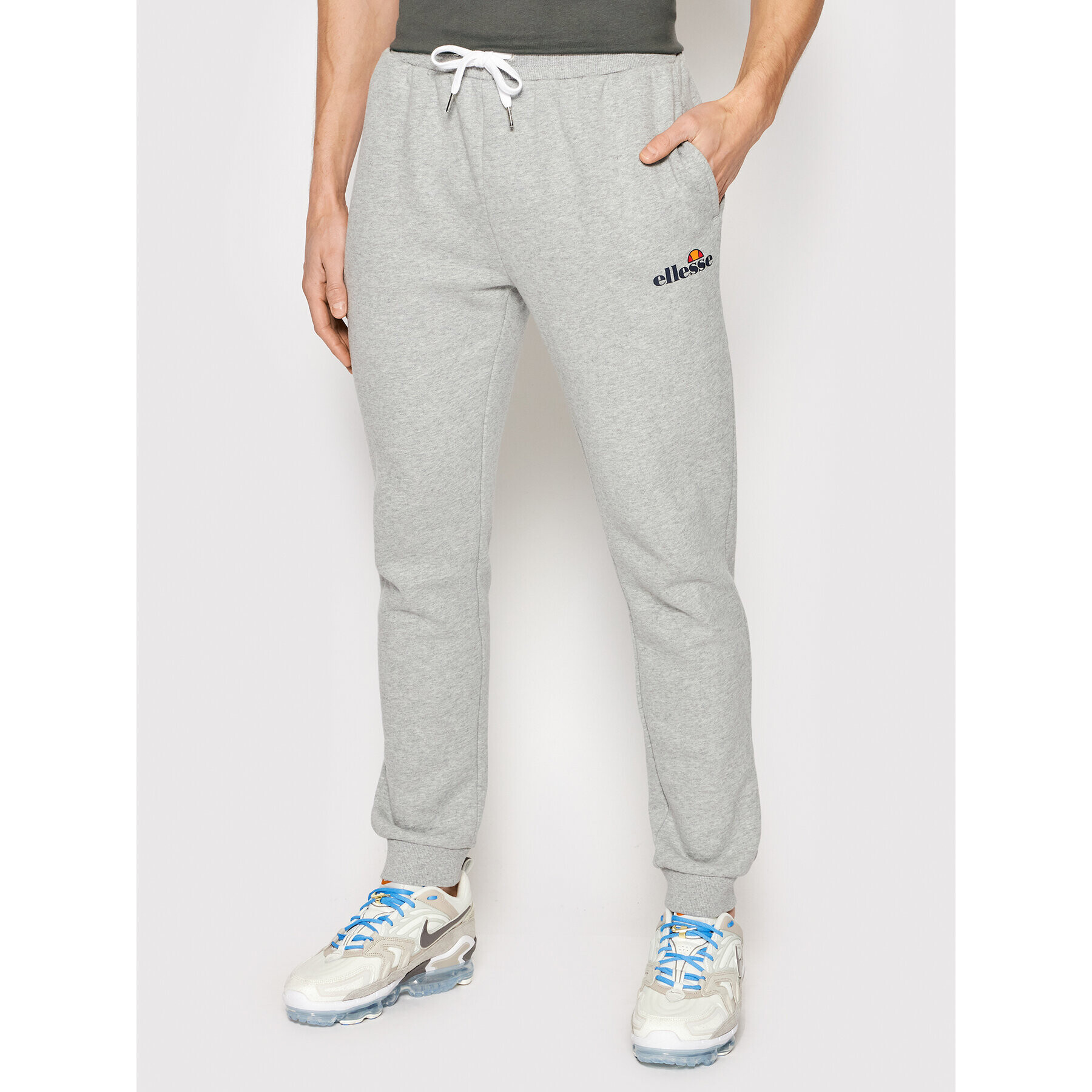 Ellesse Долнище анцуг Granite SHK12643 Сив Regular Fit - Pepit.bg