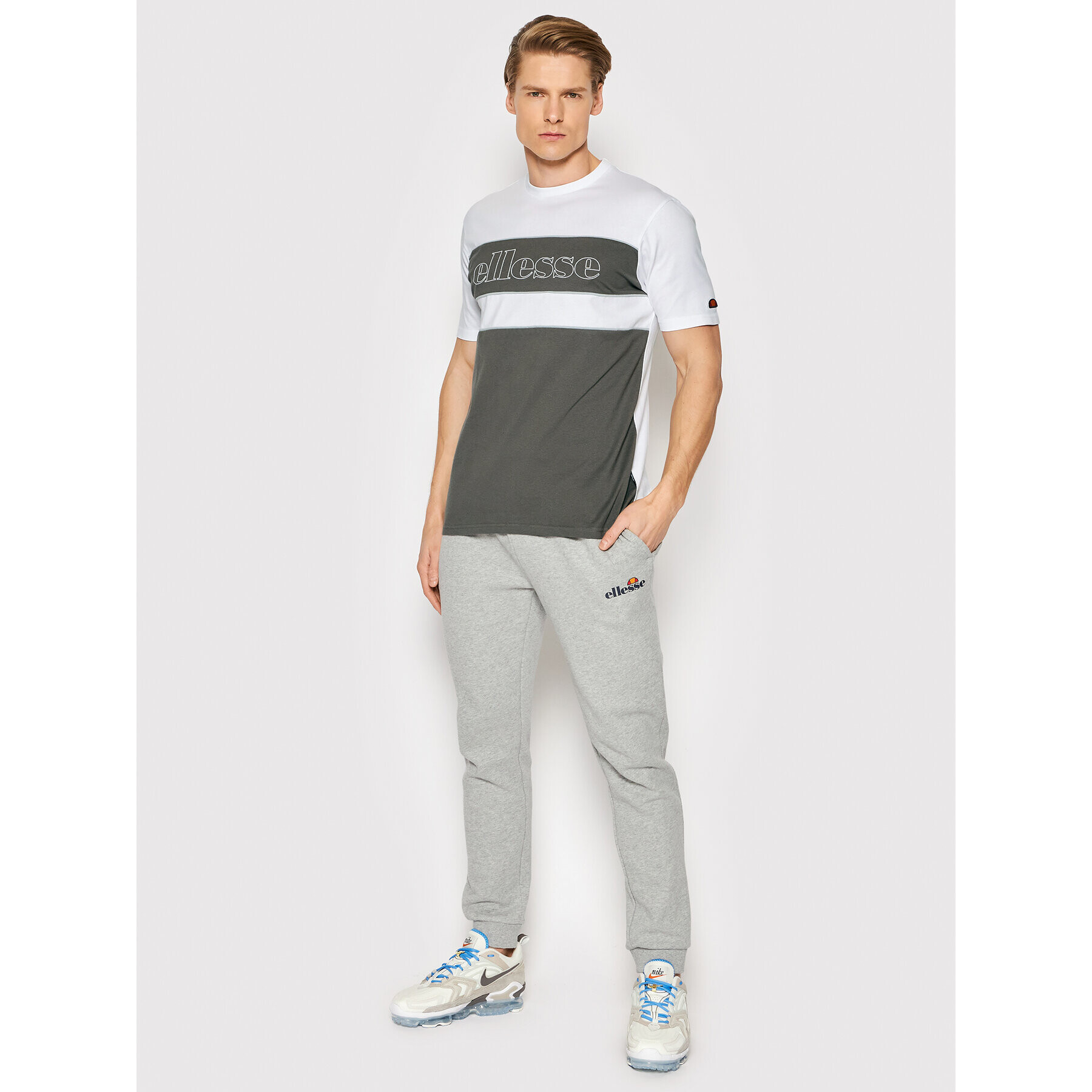 Ellesse Долнище анцуг Granite SHK12643 Сив Regular Fit - Pepit.bg