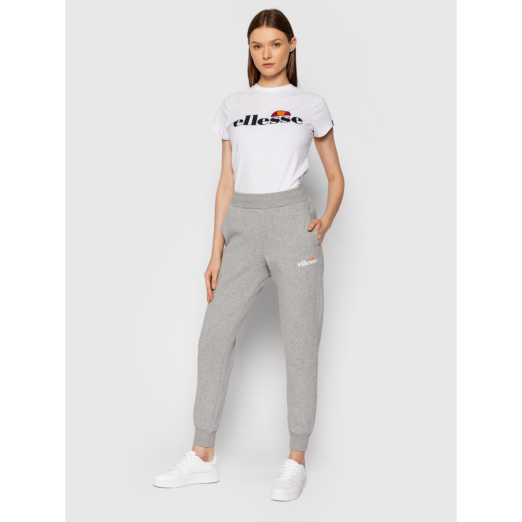 Ellesse Долнище анцуг Hallouli SGK13652 Сив Regular Fit - Pepit.bg