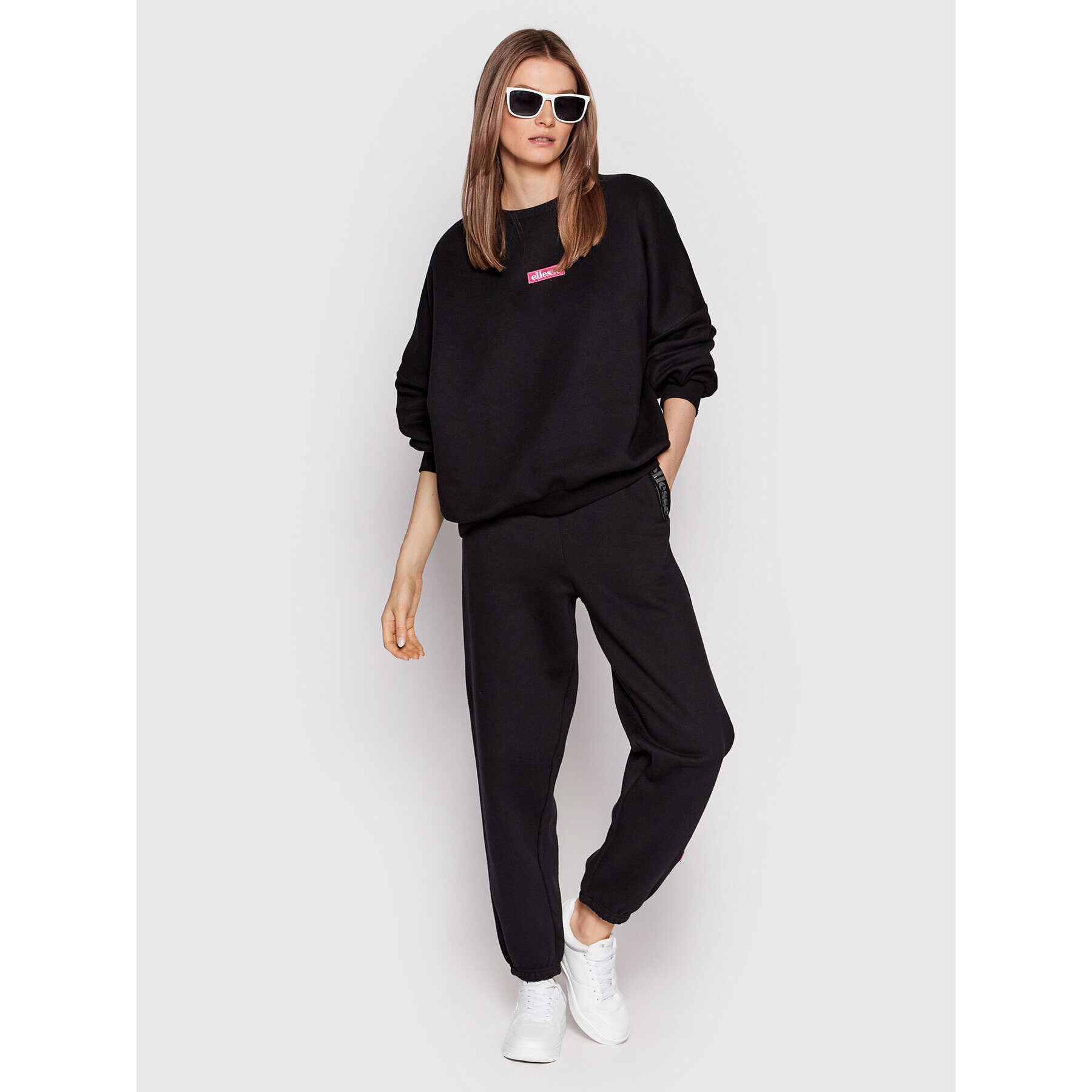 Ellesse Долнище анцуг Novan SGM14154 Черен Relaxed Fit - Pepit.bg