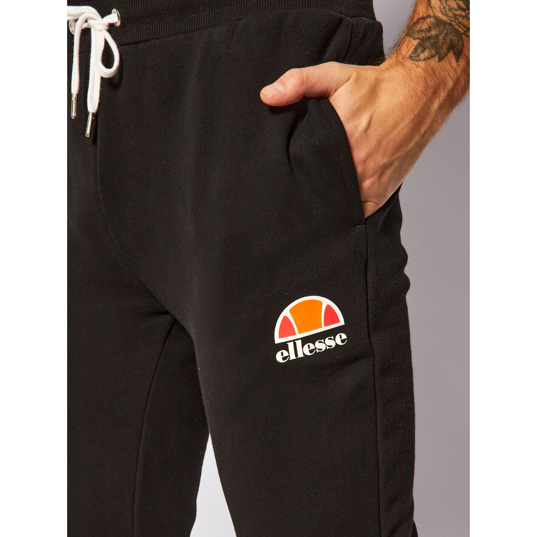 Ellesse Долнище анцуг Ovest SHS01763 Черен Regular Fit - Pepit.bg