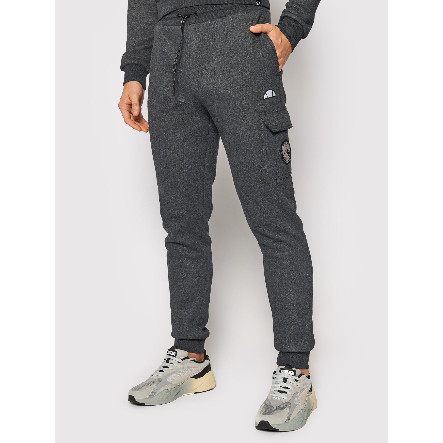 Ellesse Долнище анцуг Terrio SHK12137 Сив Regular Fit - Pepit.bg