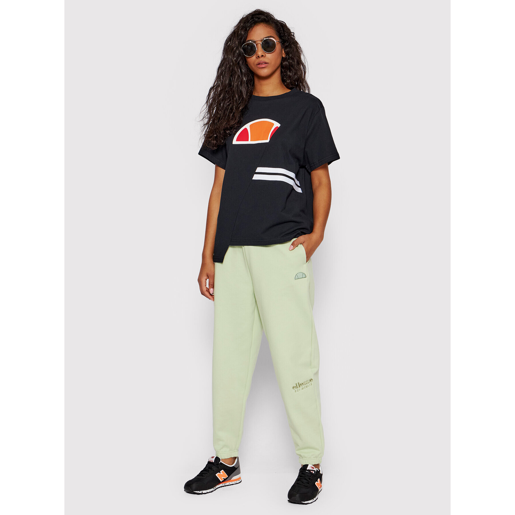 Ellesse Долнище анцуг Yein SGM14156 Зелен Relaxed Fit - Pepit.bg
