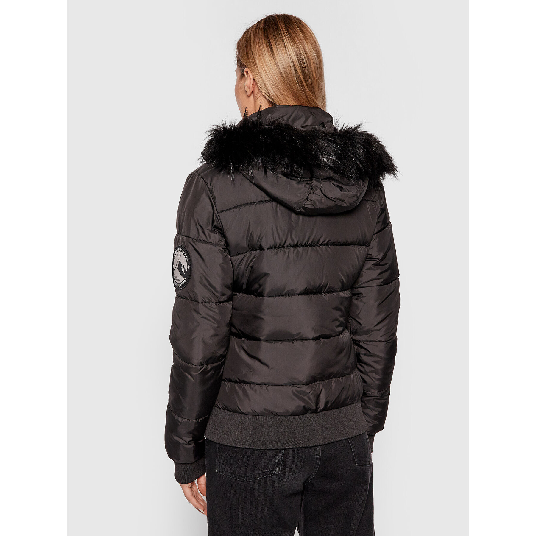 Ellesse Пухено яке Nouelle SGK12146 Черен Regular Fit - Pepit.bg
